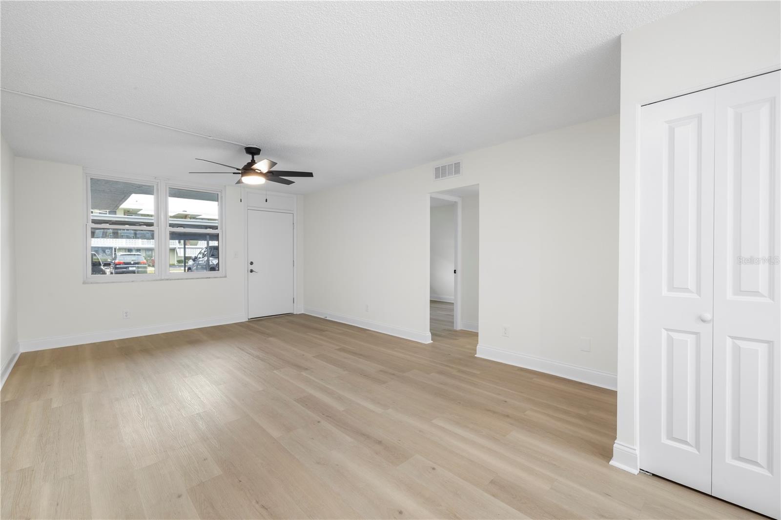 Image 8 of 51 For 4715 Bay Street Ne 123