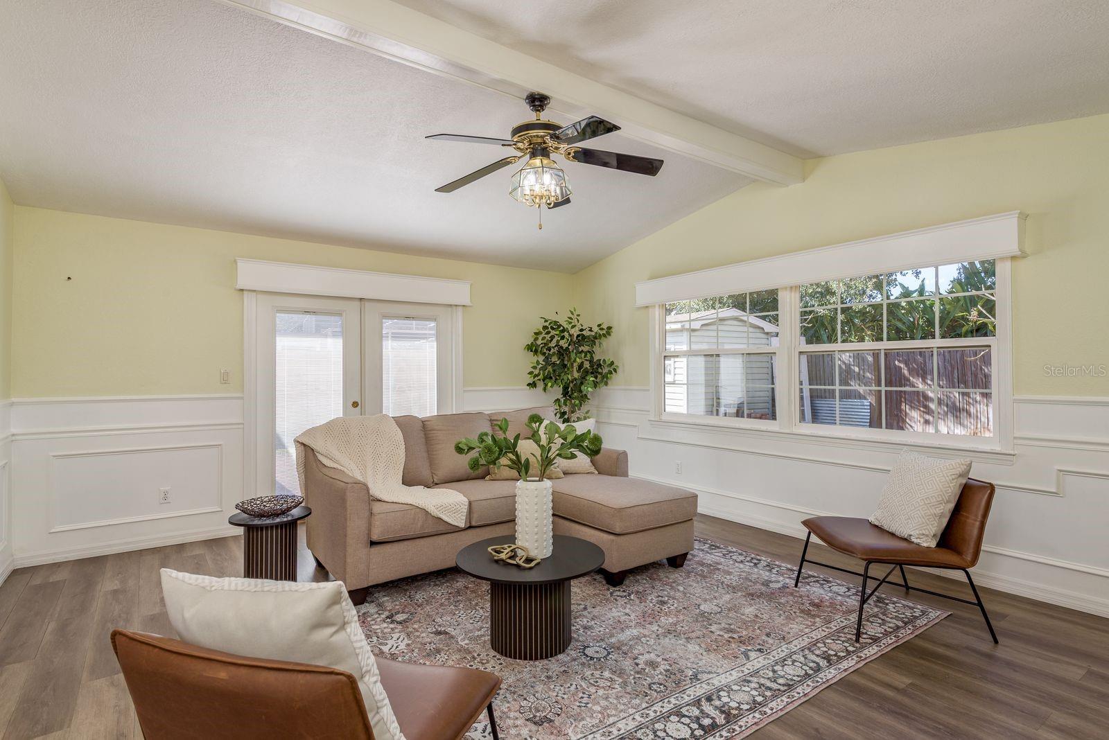 Image 12 of 33 For 1402 Overlea Drive