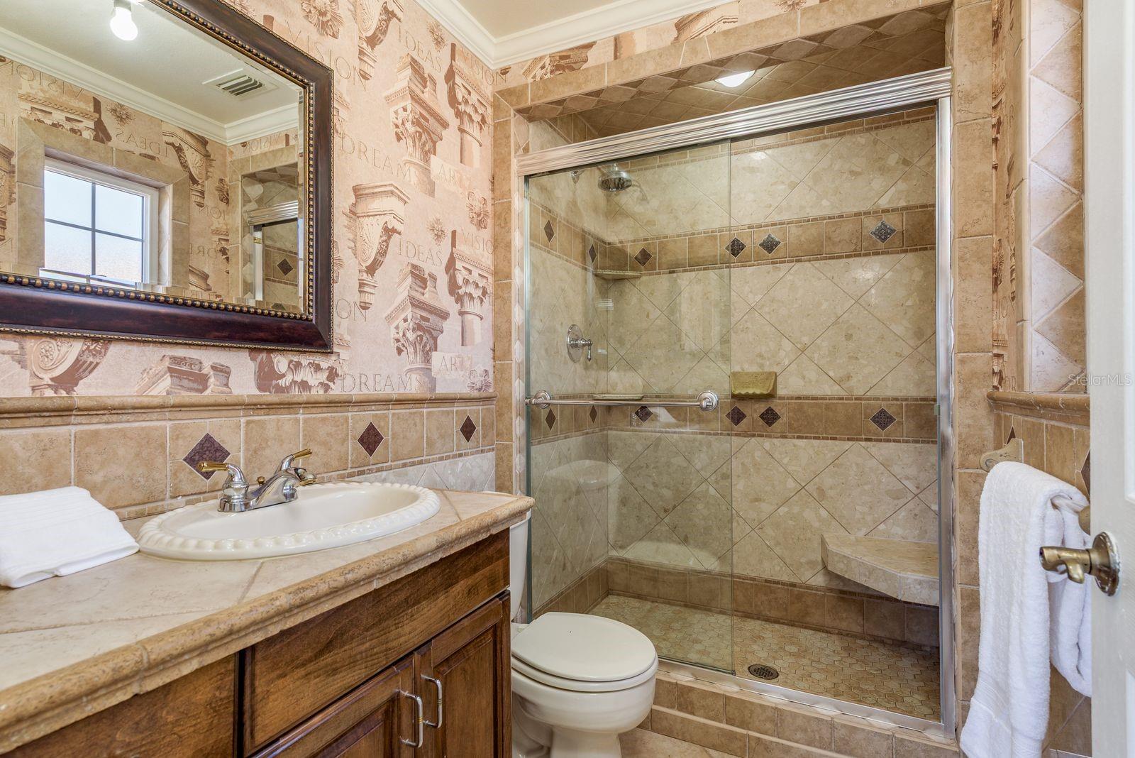 Image 16 of 33 For 1402 Overlea Drive