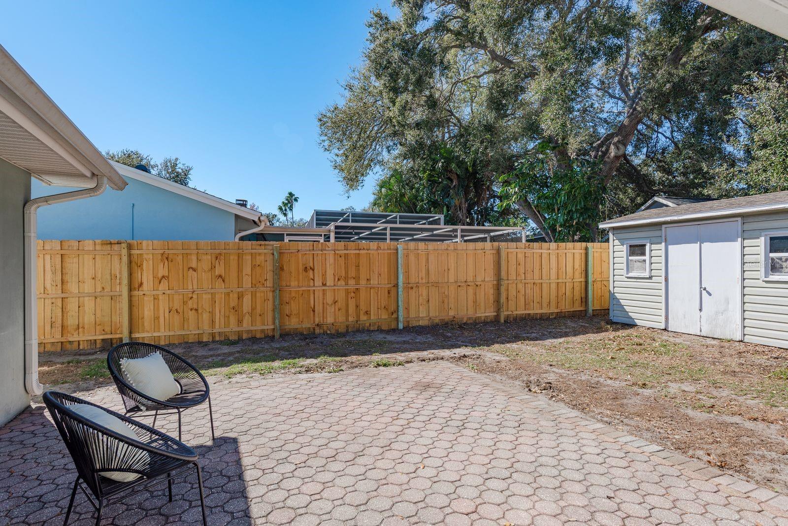 Image 24 of 33 For 1402 Overlea Drive