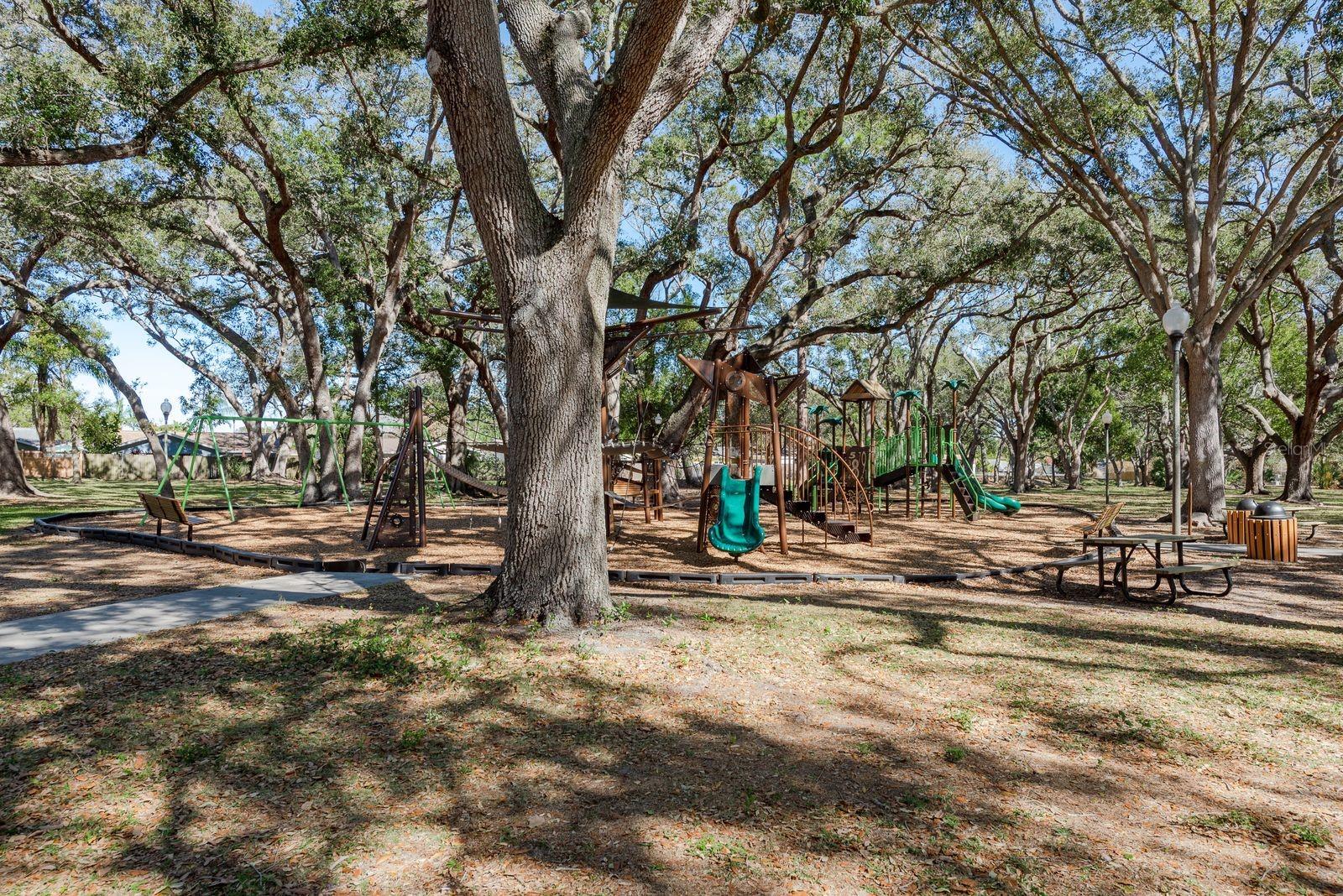 Image 30 of 33 For 1402 Overlea Drive