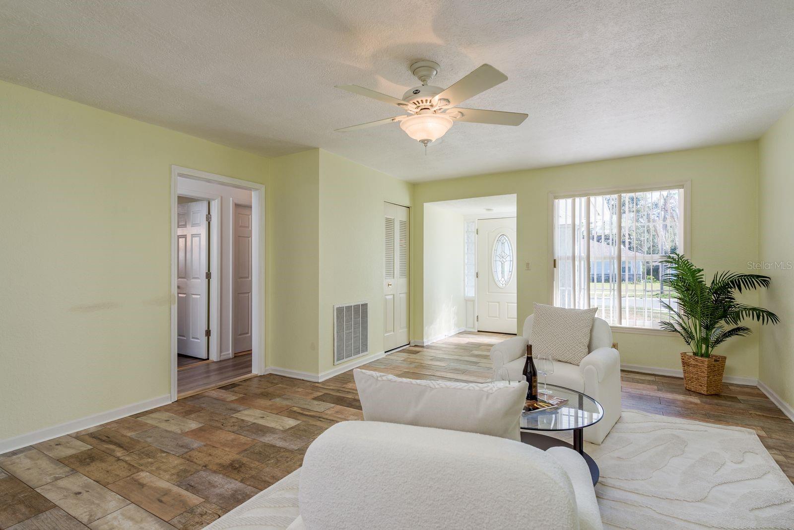 Image 5 of 33 For 1402 Overlea Drive