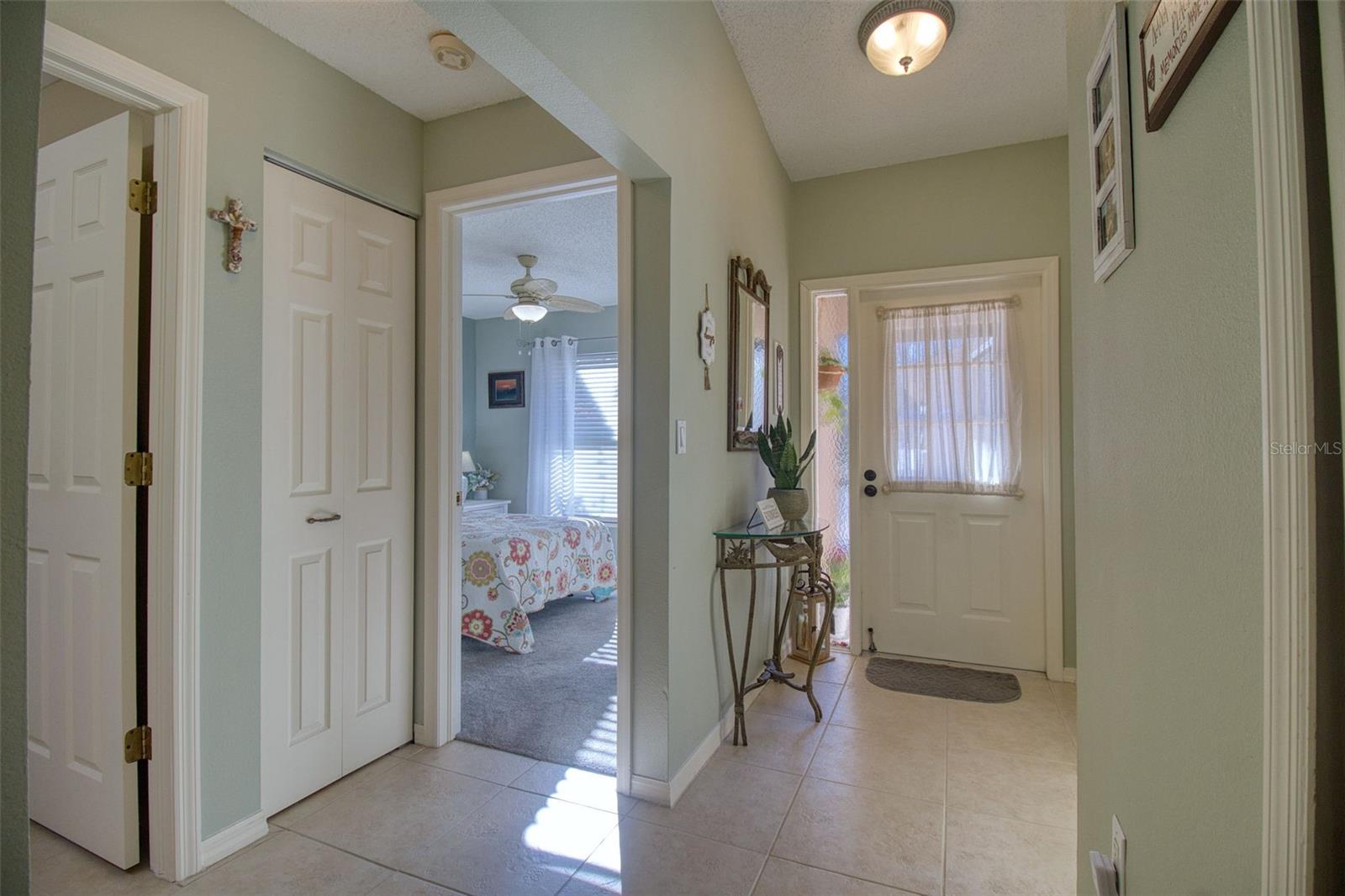 Listing photo id 11 for 3177 Charter Club Drive B