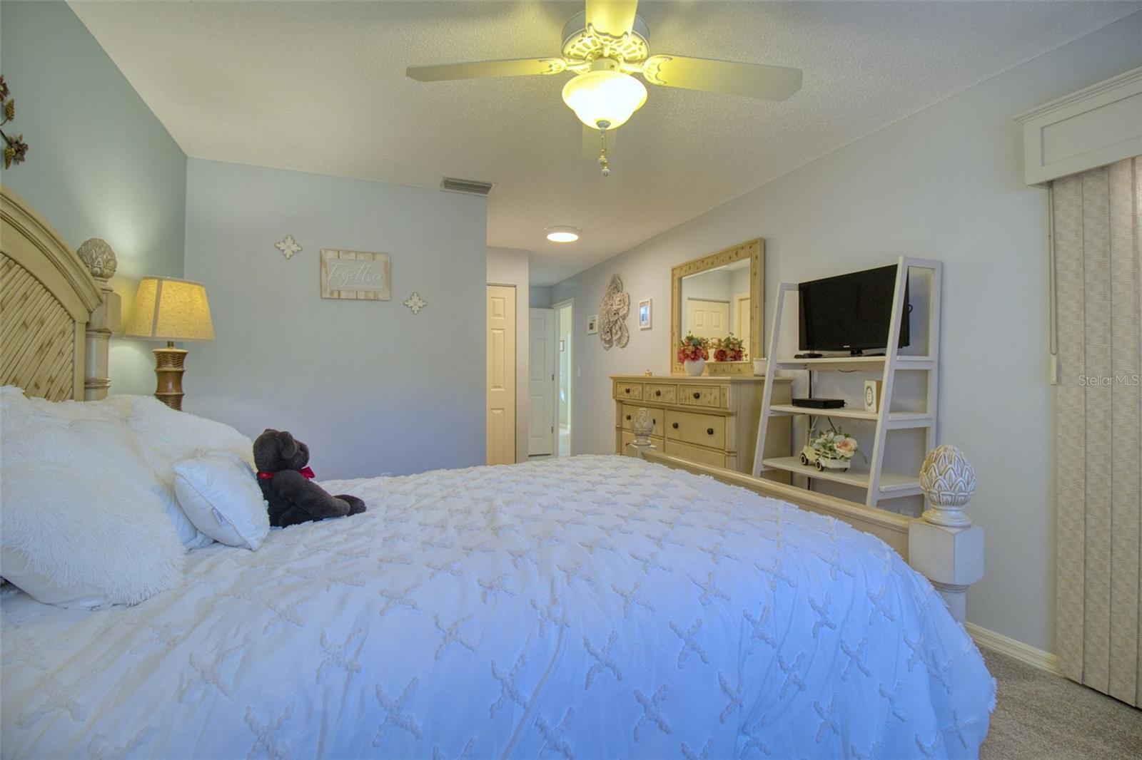 Listing photo id 14 for 3177 Charter Club Drive B