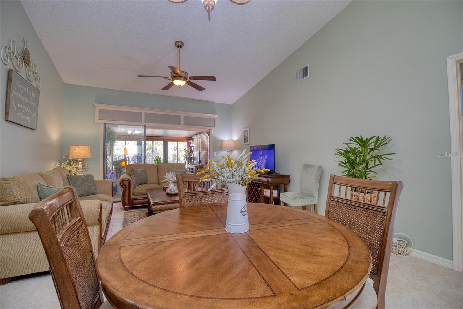 Listing photo id 23 for 3177 Charter Club Drive B