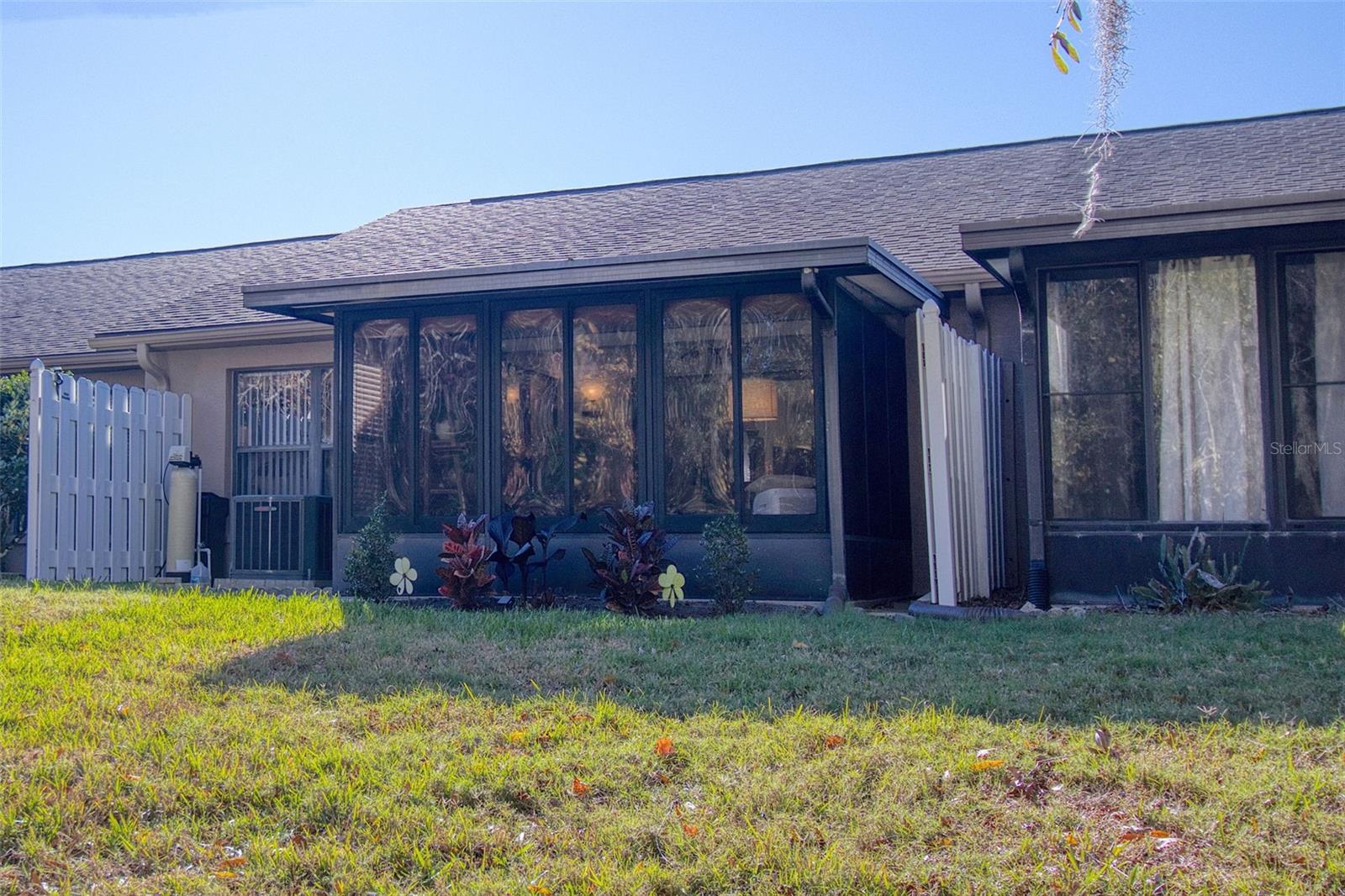 Listing photo id 25 for 3177 Charter Club Drive B