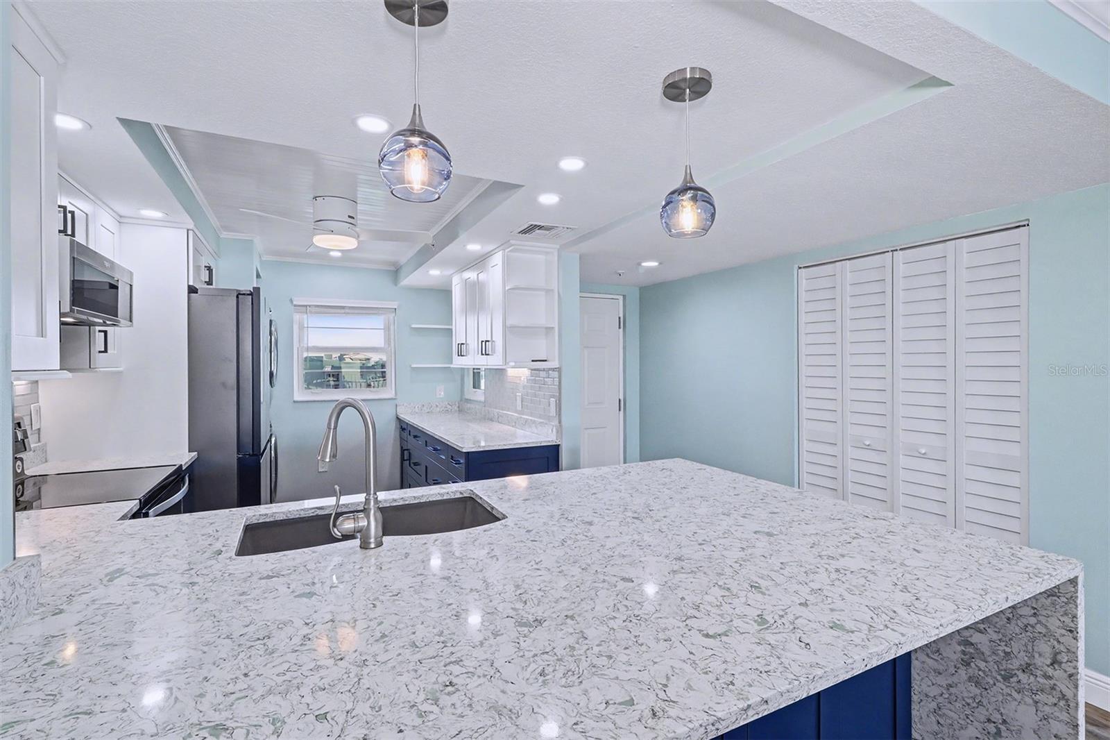 Image 11 of 47 For 19531 Gulf Boulevard 615