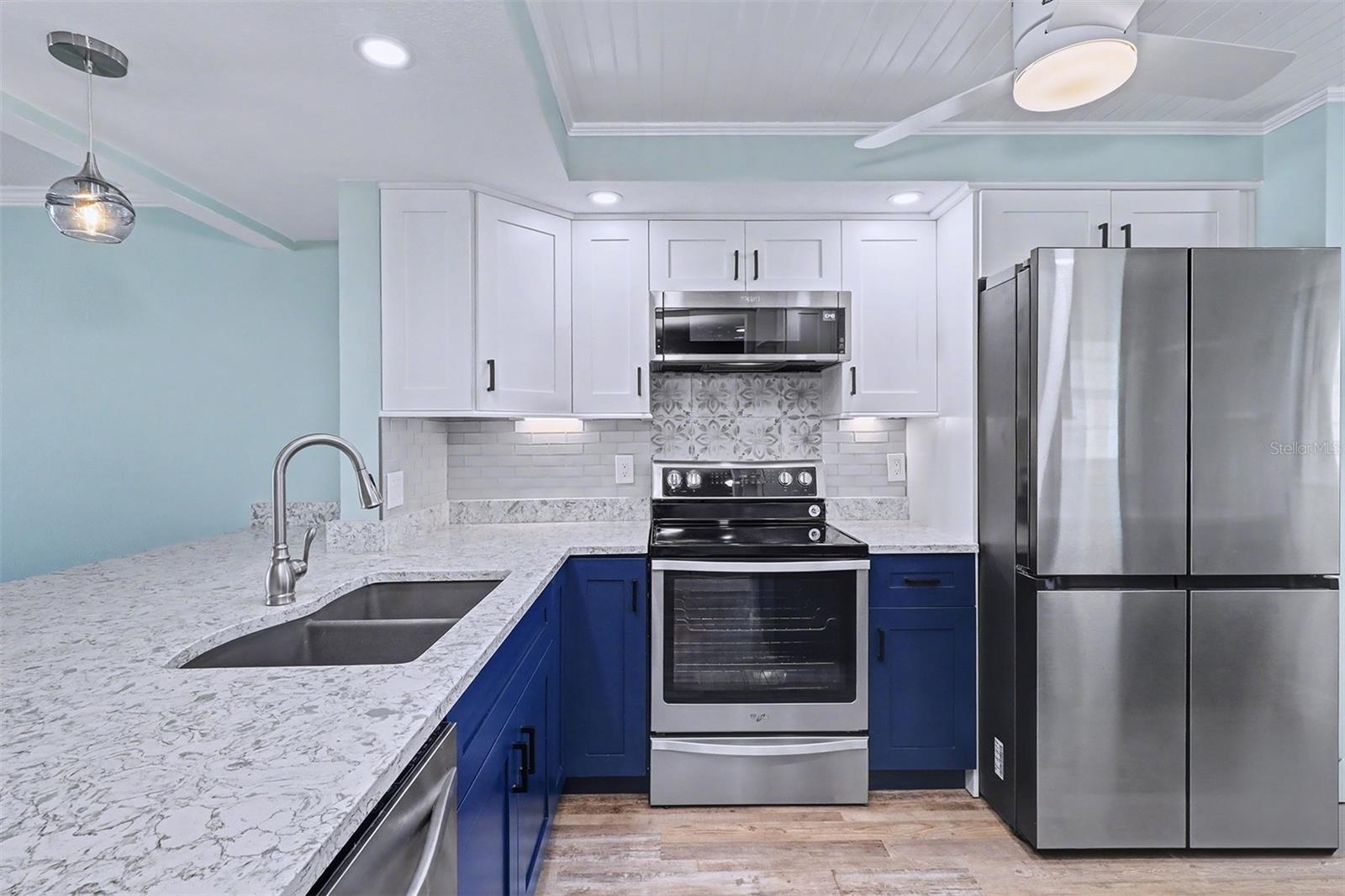 Image 12 of 47 For 19531 Gulf Boulevard 615