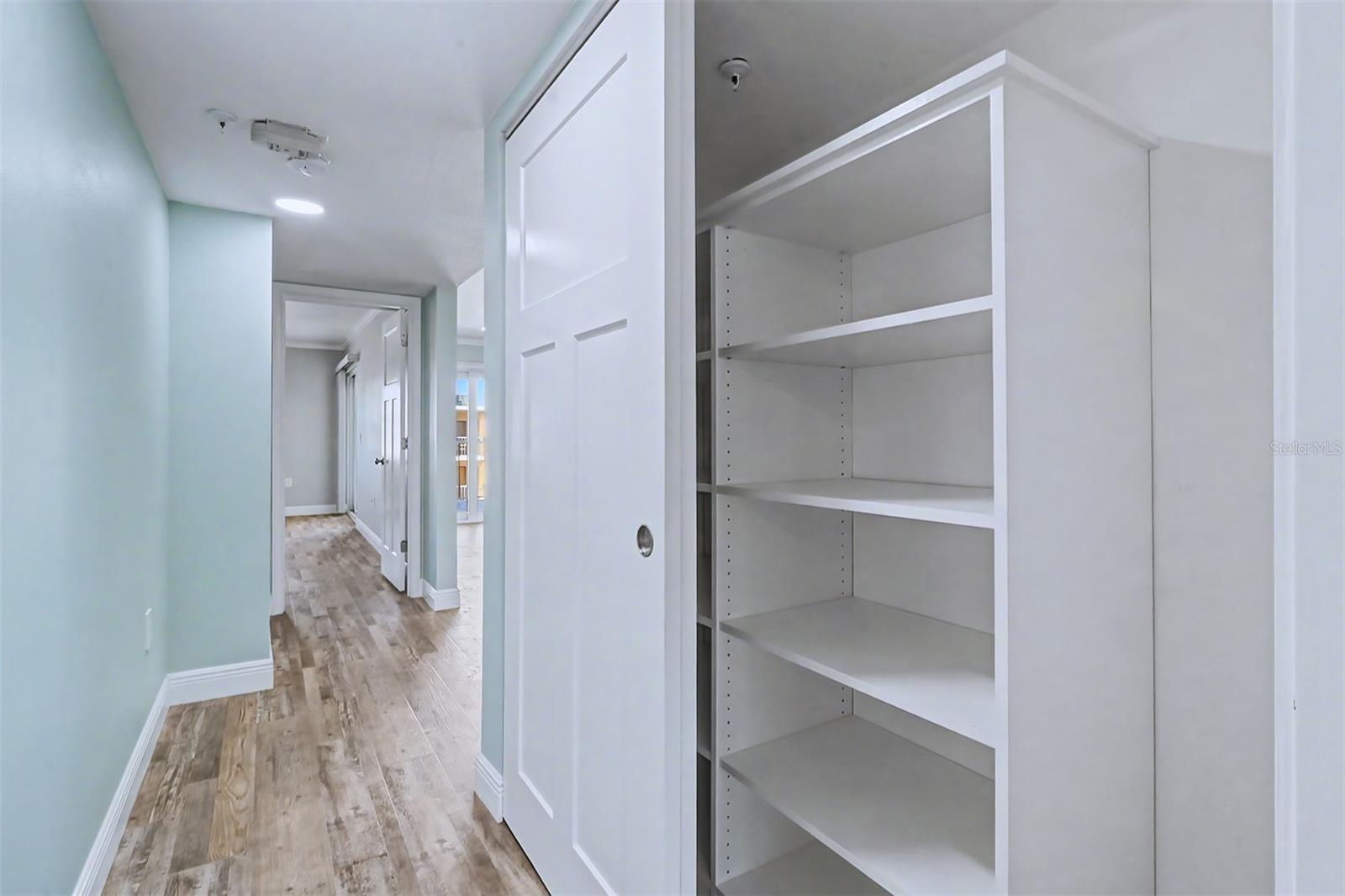 Image 24 of 47 For 19531 Gulf Boulevard 615