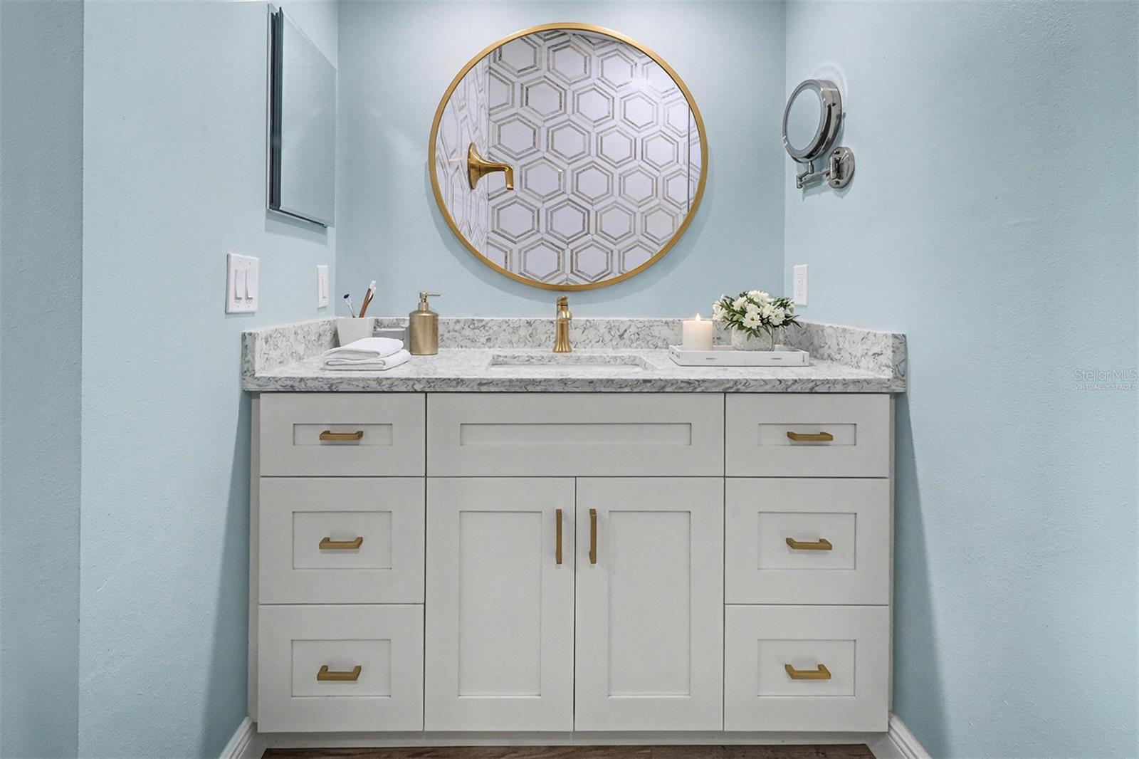 Image 29 of 47 For 19531 Gulf Boulevard 615