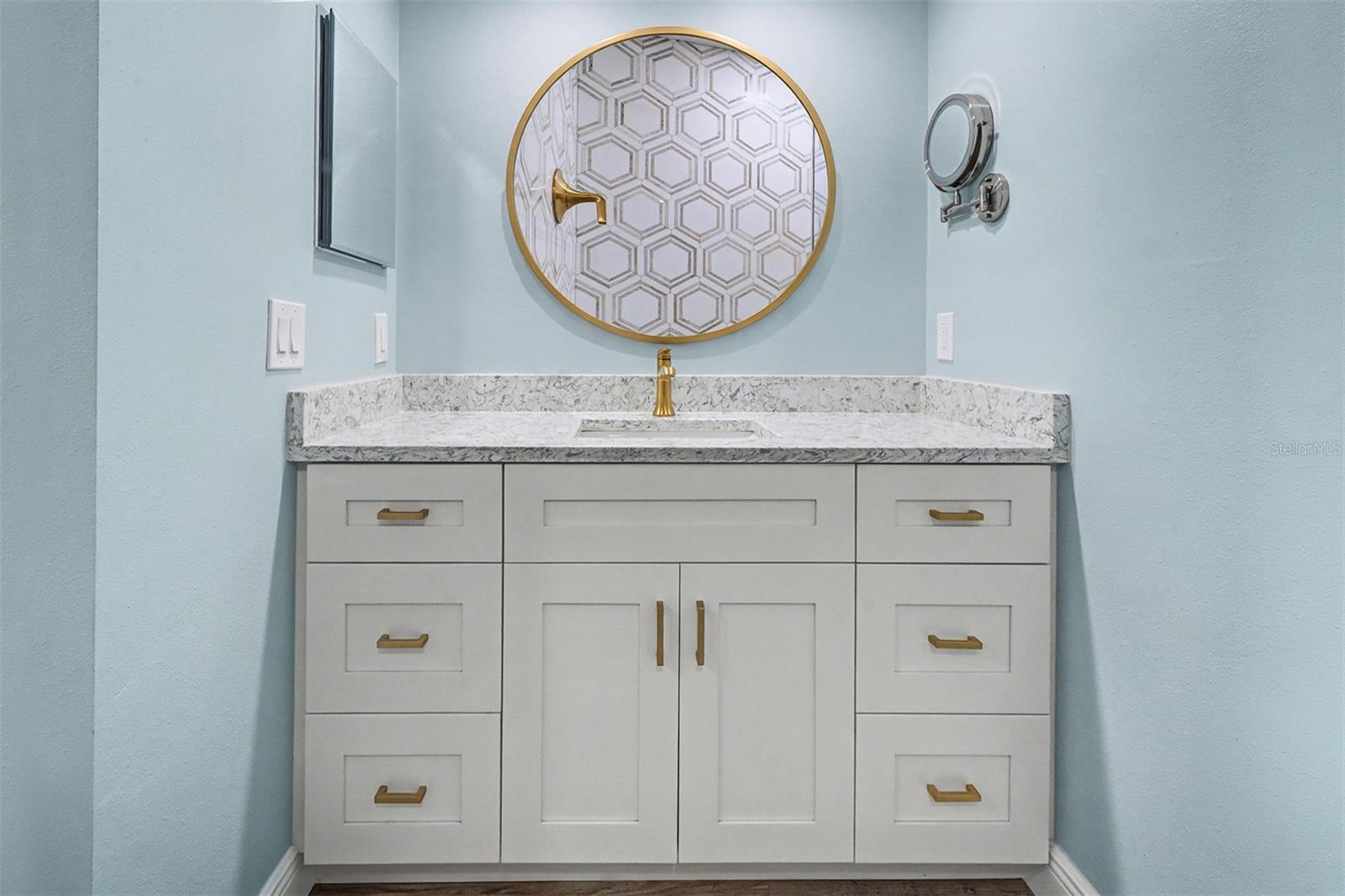 Image 30 of 47 For 19531 Gulf Boulevard 615