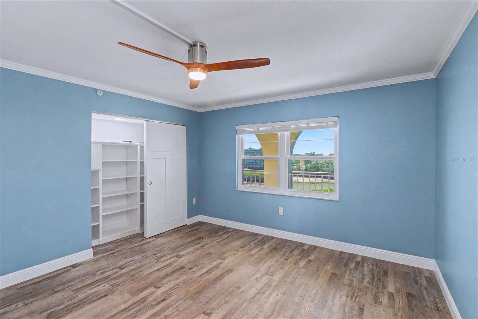 Image 36 of 47 For 19531 Gulf Boulevard 615