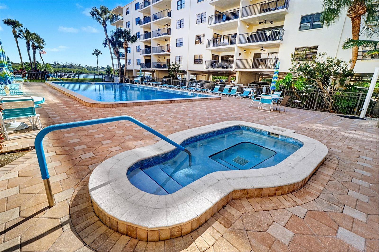 Image 40 of 47 For 19531 Gulf Boulevard 615