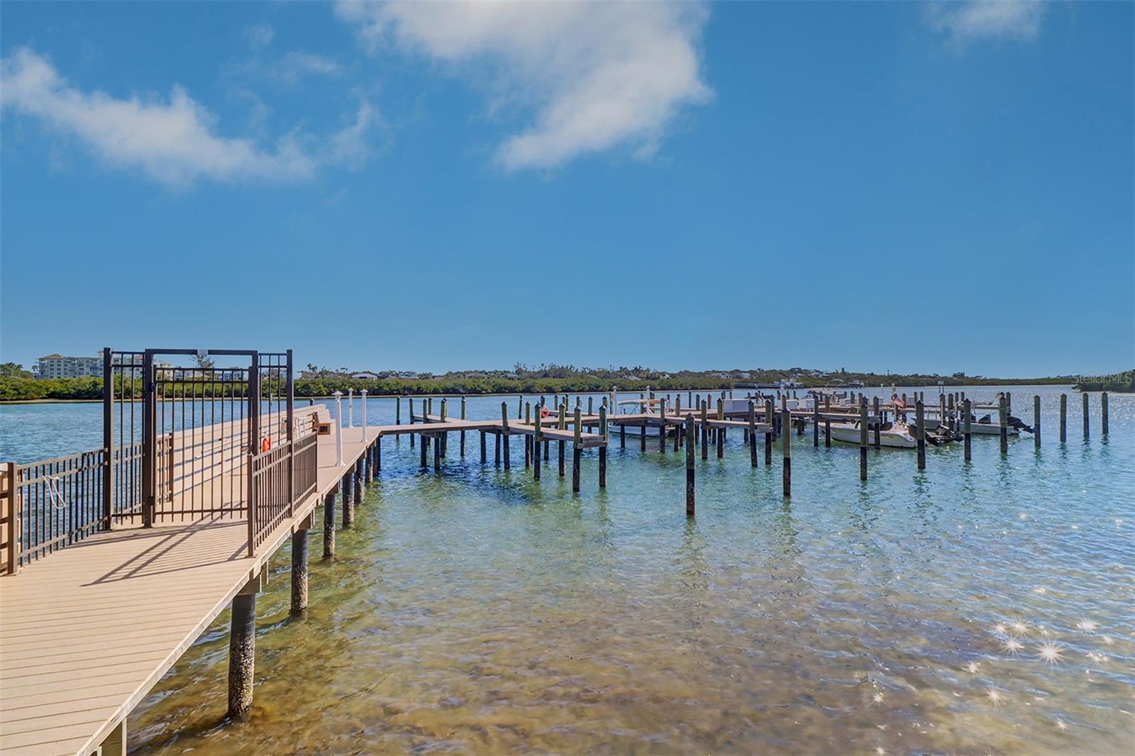 Image 5 of 47 For 19531 Gulf Boulevard 615