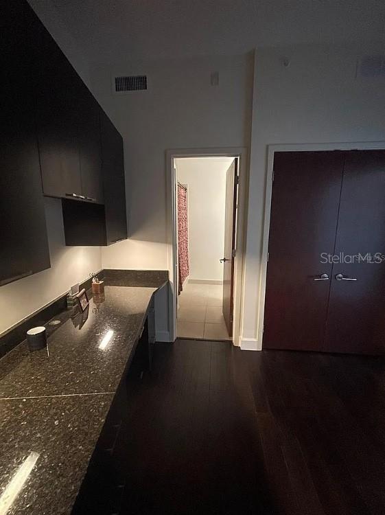 Image 12 of 34 For 912 Channelside Drive 2803