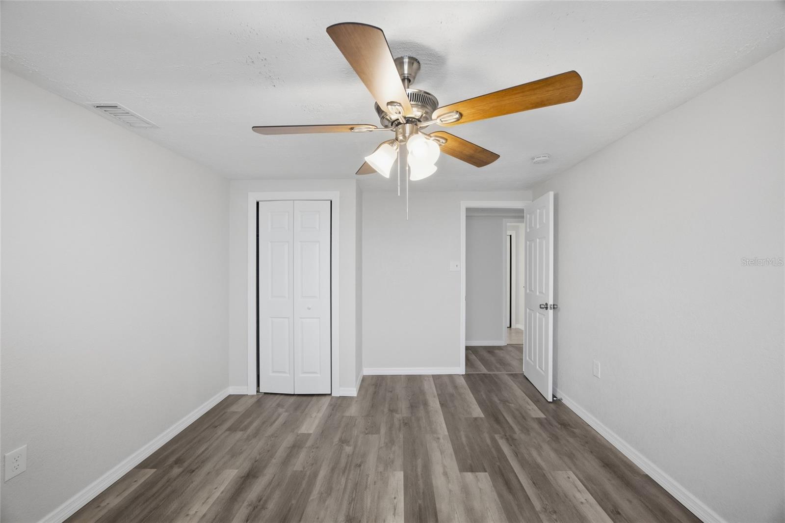 Image 14 of 27 For 7410 Mako Drive