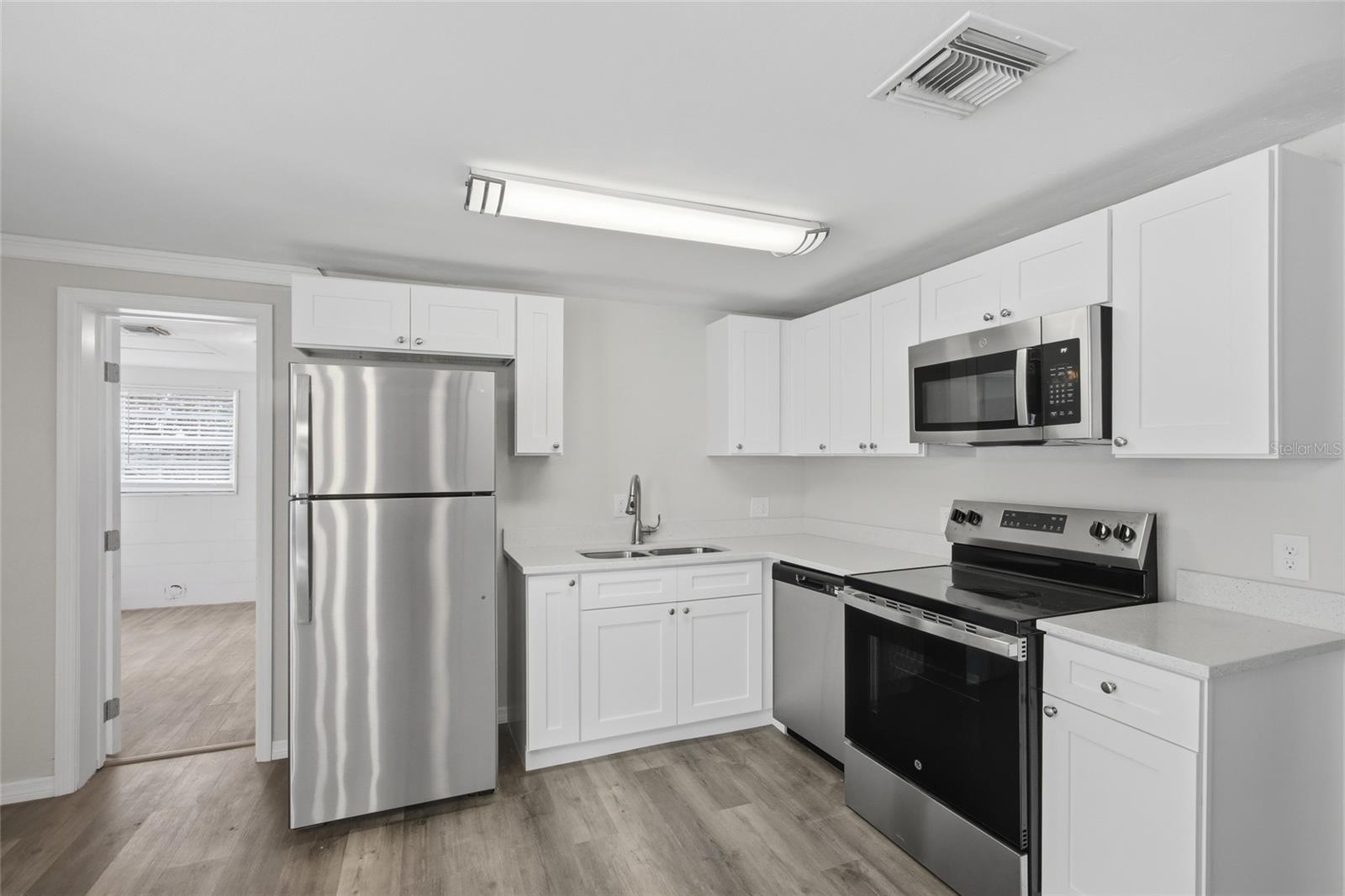 Image 8 of 27 For 7410 Mako Drive