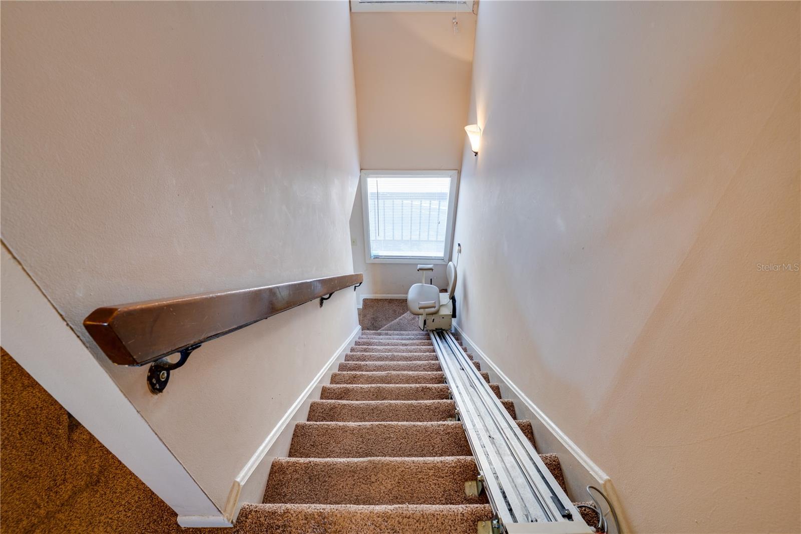 Image 13 of 34 For 6315 Newtown Circle 15b3