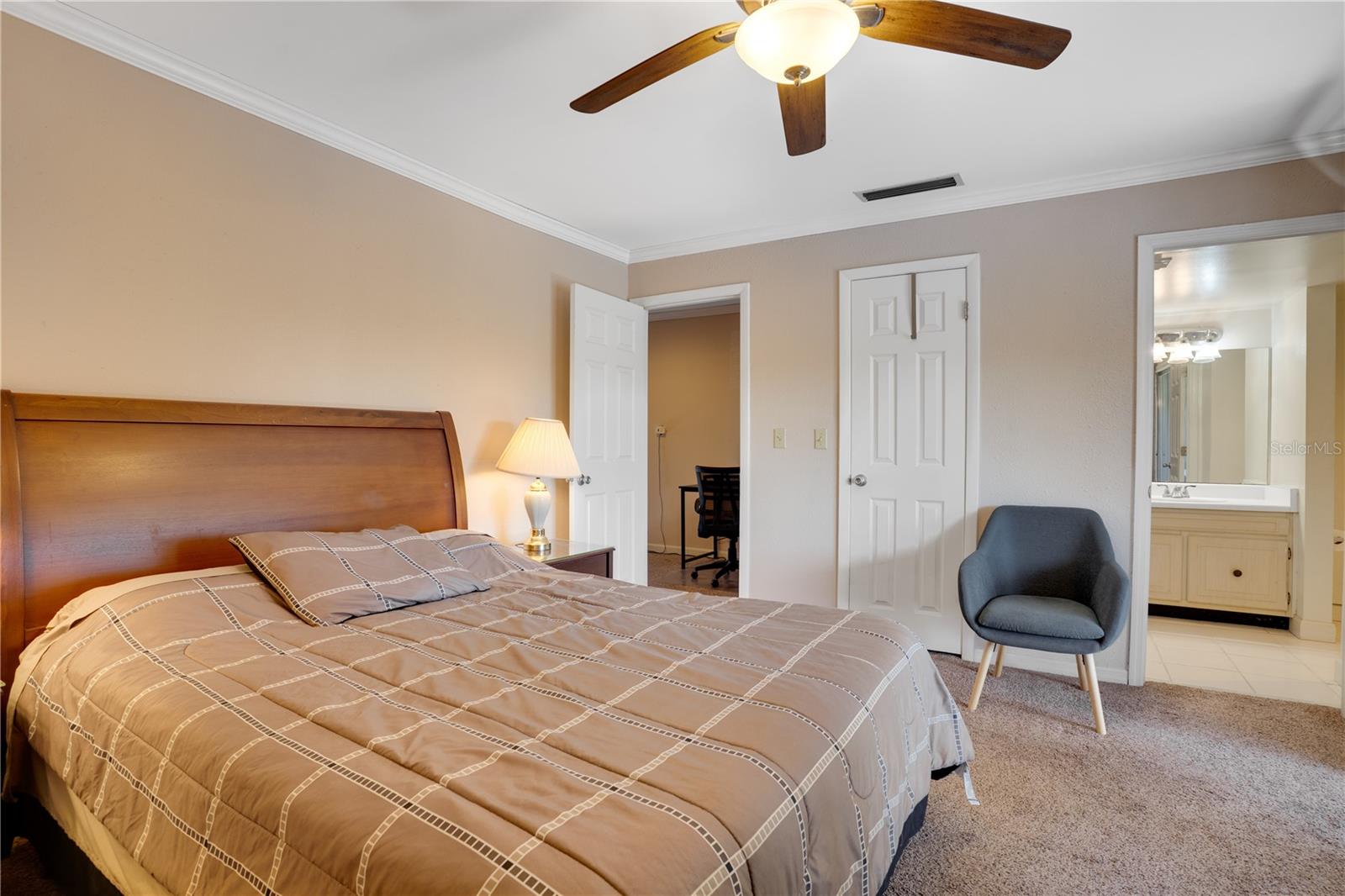 Image 14 of 34 For 6315 Newtown Circle 15b3