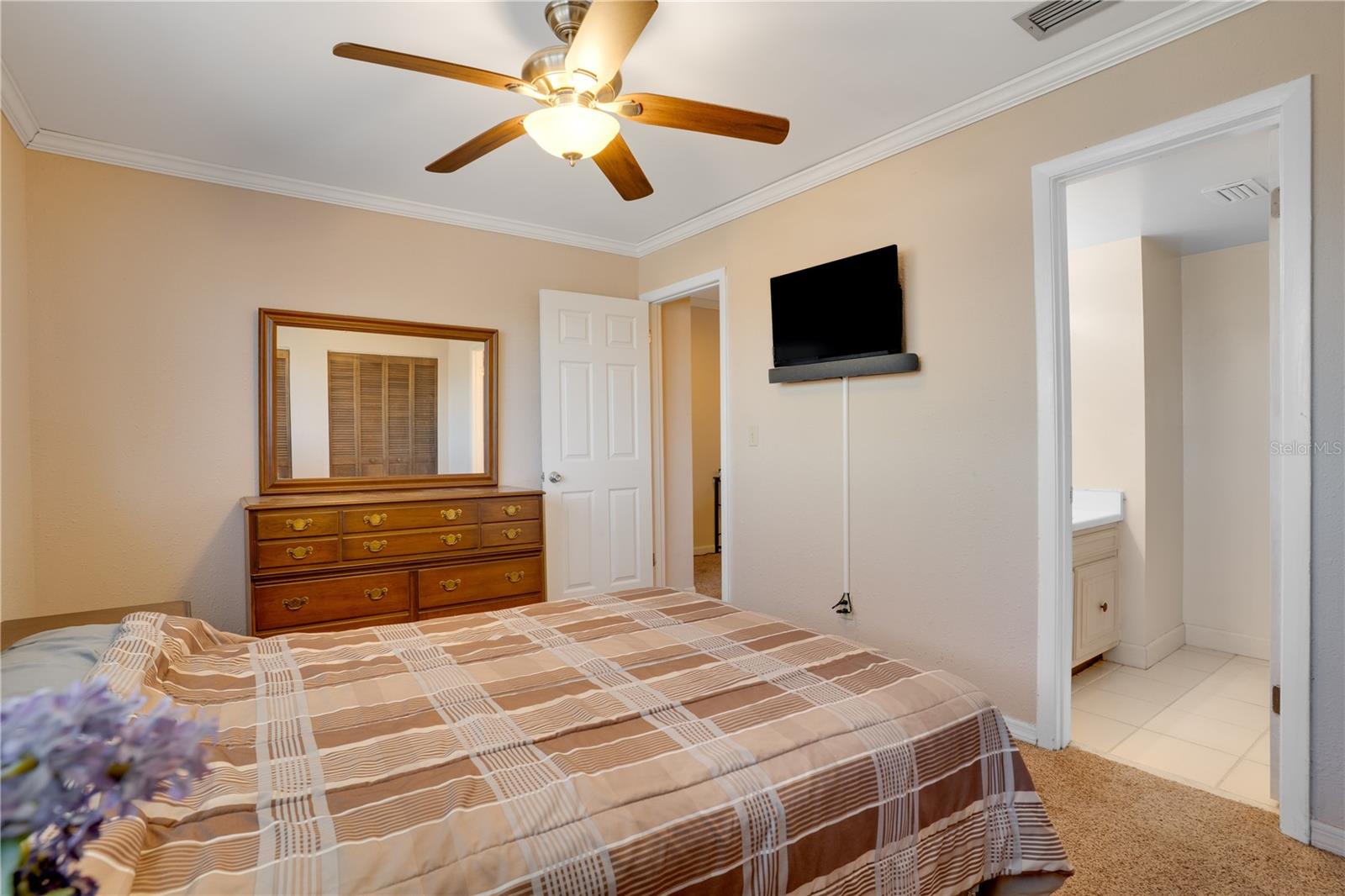 Image 21 of 34 For 6315 Newtown Circle 15b3