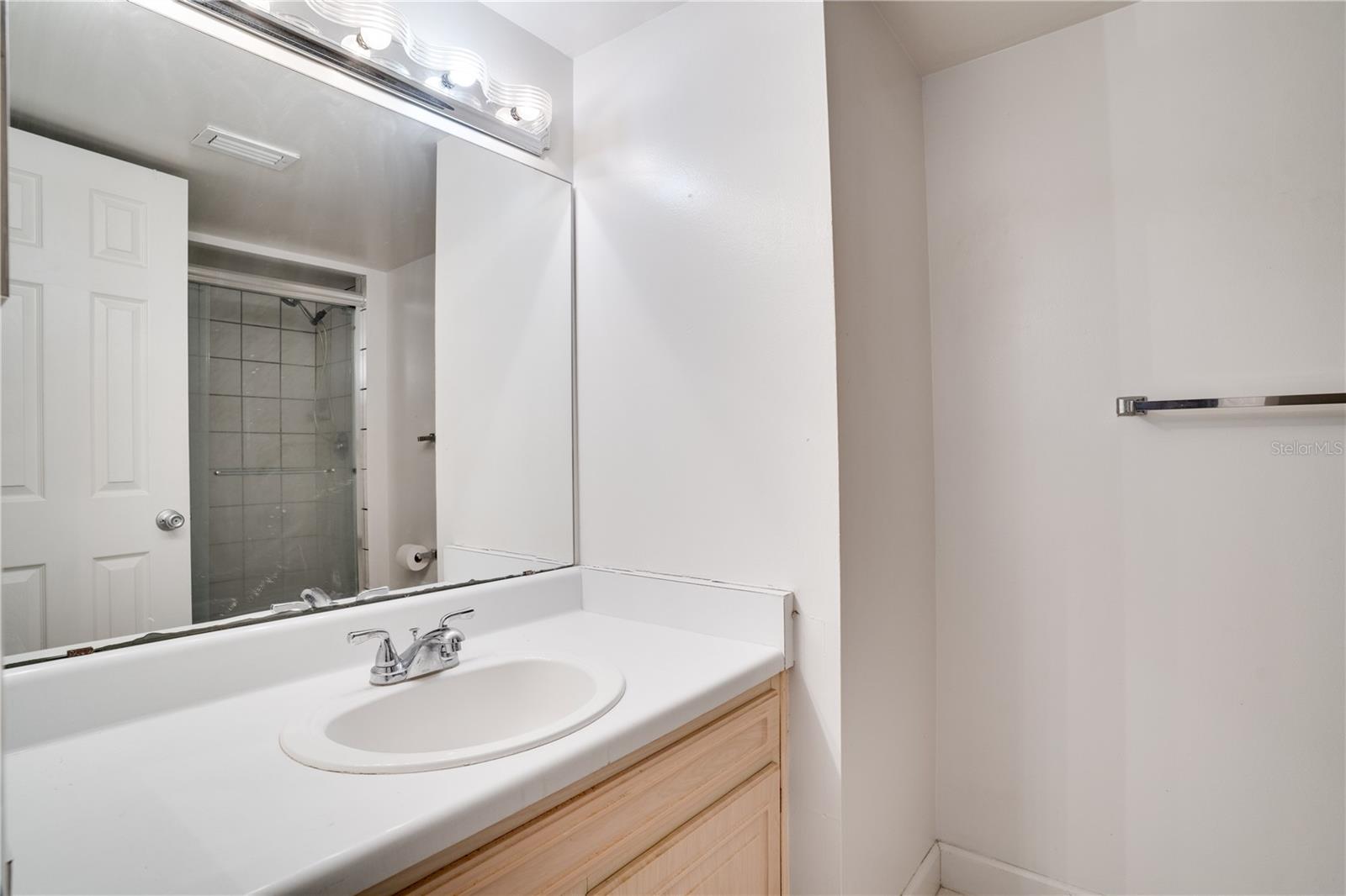 Image 22 of 34 For 6315 Newtown Circle 15b3