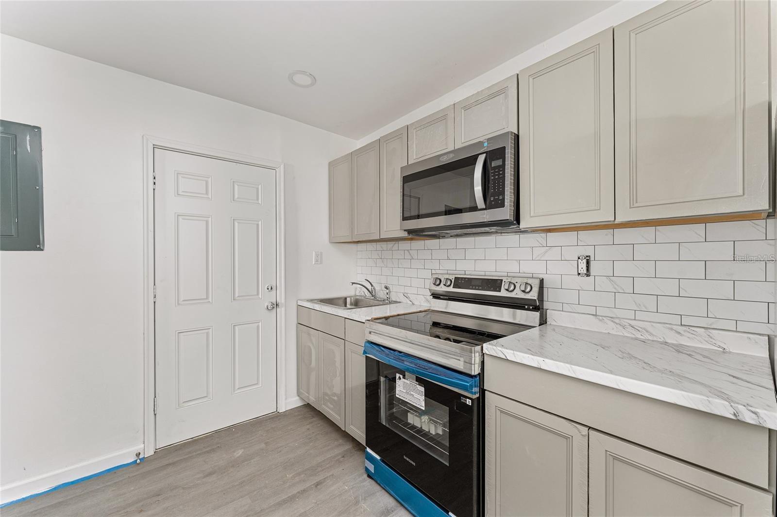 Image 12 of 25 For 1651 3rd Street