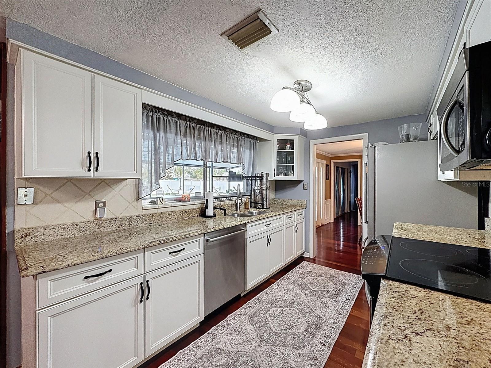 Image 25 of 64 For 1602 Alder Way