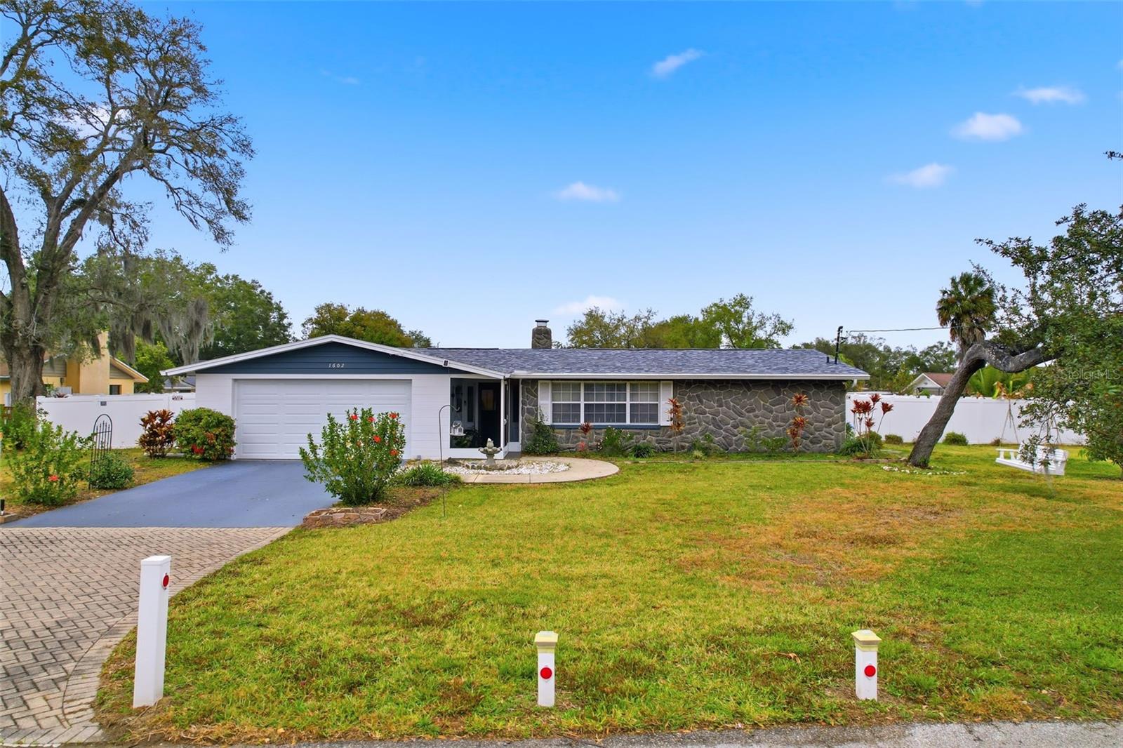 Image 5 of 64 For 1602 Alder Way