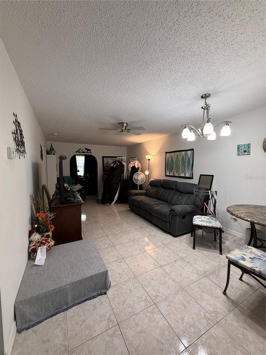 Image 5 of 19 For 1196 Mission Circle 46e