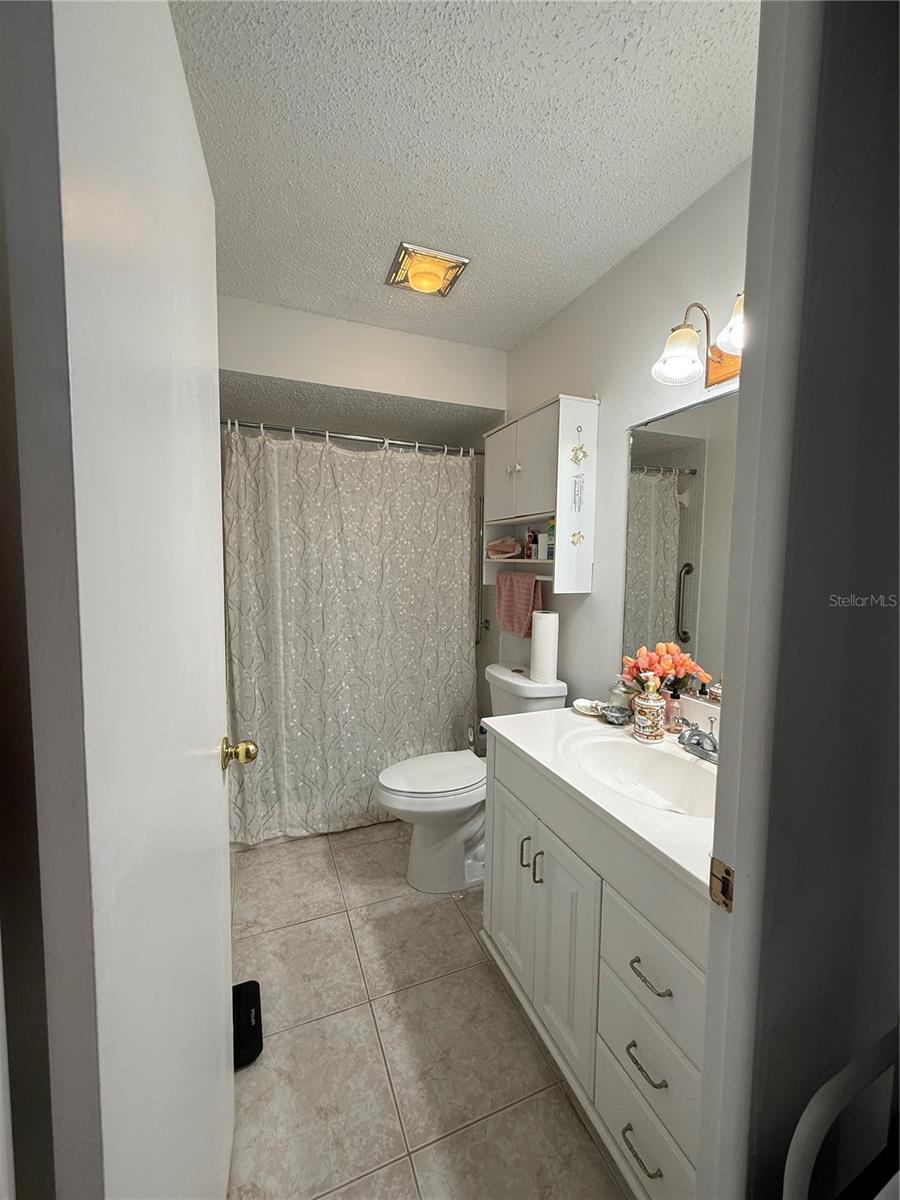 Image 7 of 19 For 1196 Mission Circle 46e