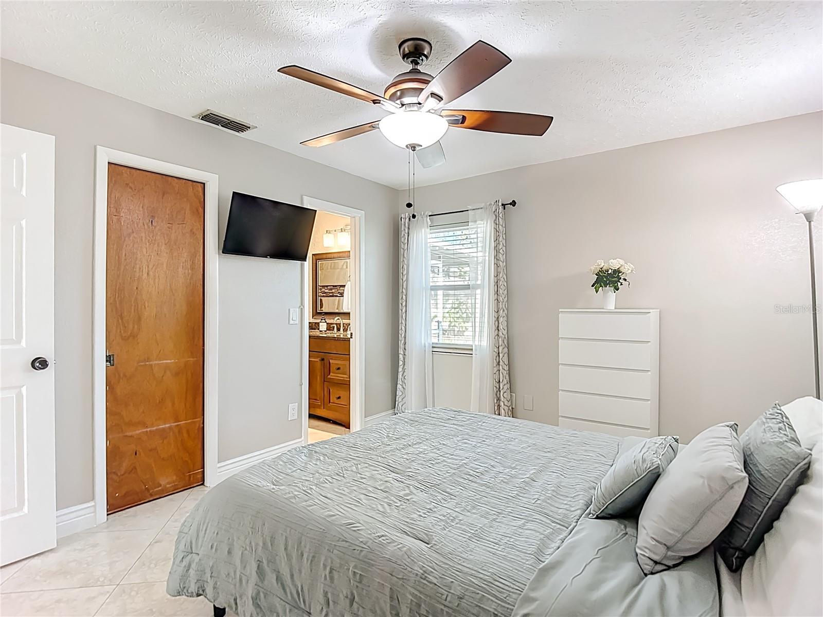 Image 42 of 72 For 21515 Curlew Court