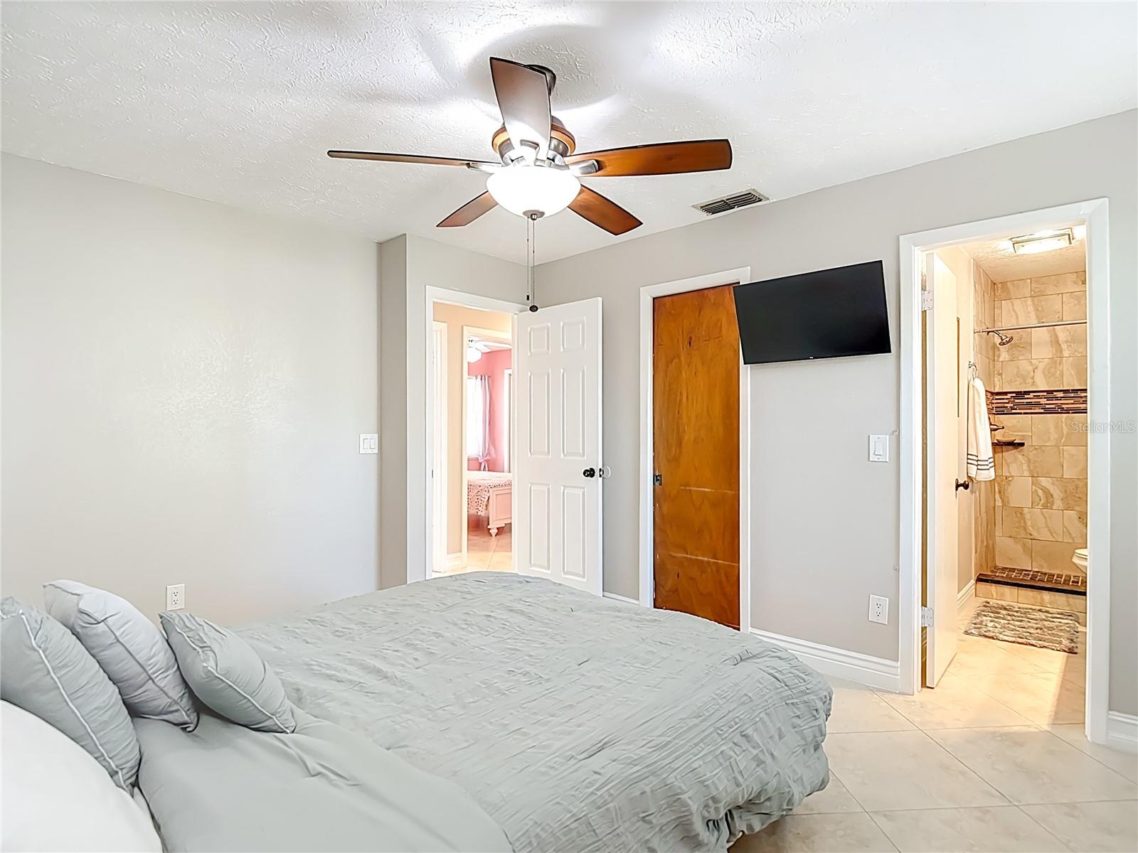 Image 45 of 72 For 21515 Curlew Court