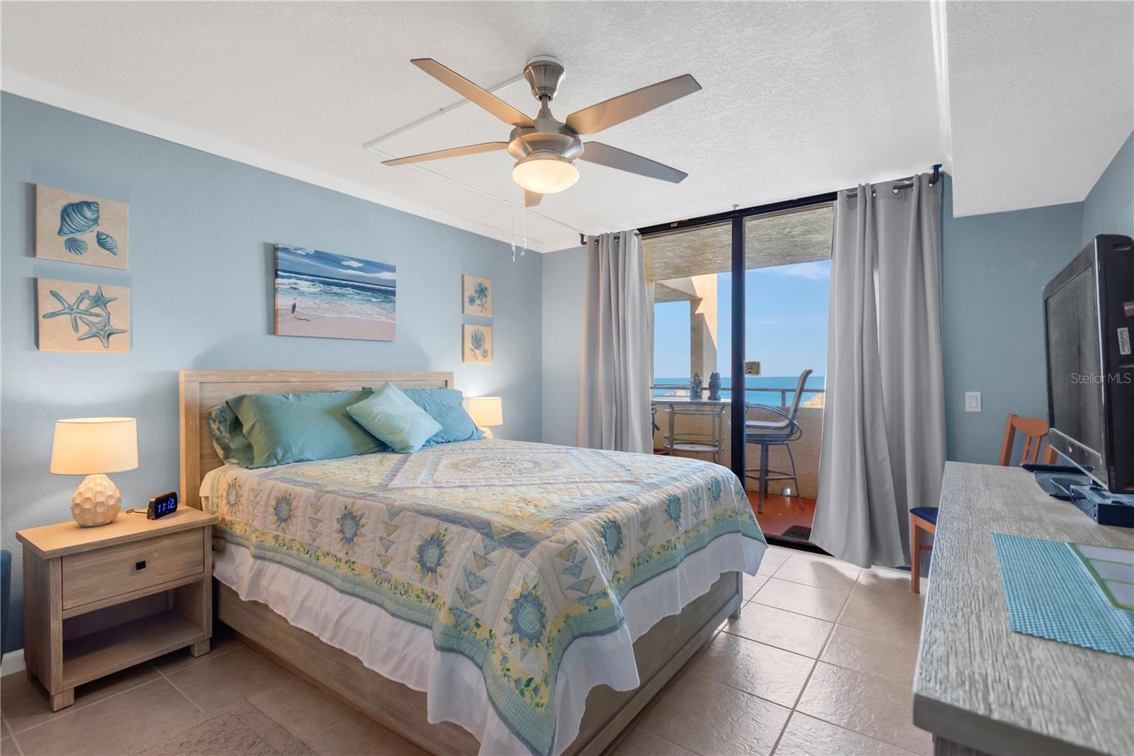 Image 14 of 40 For 5915 Sea Ranch Drive 805