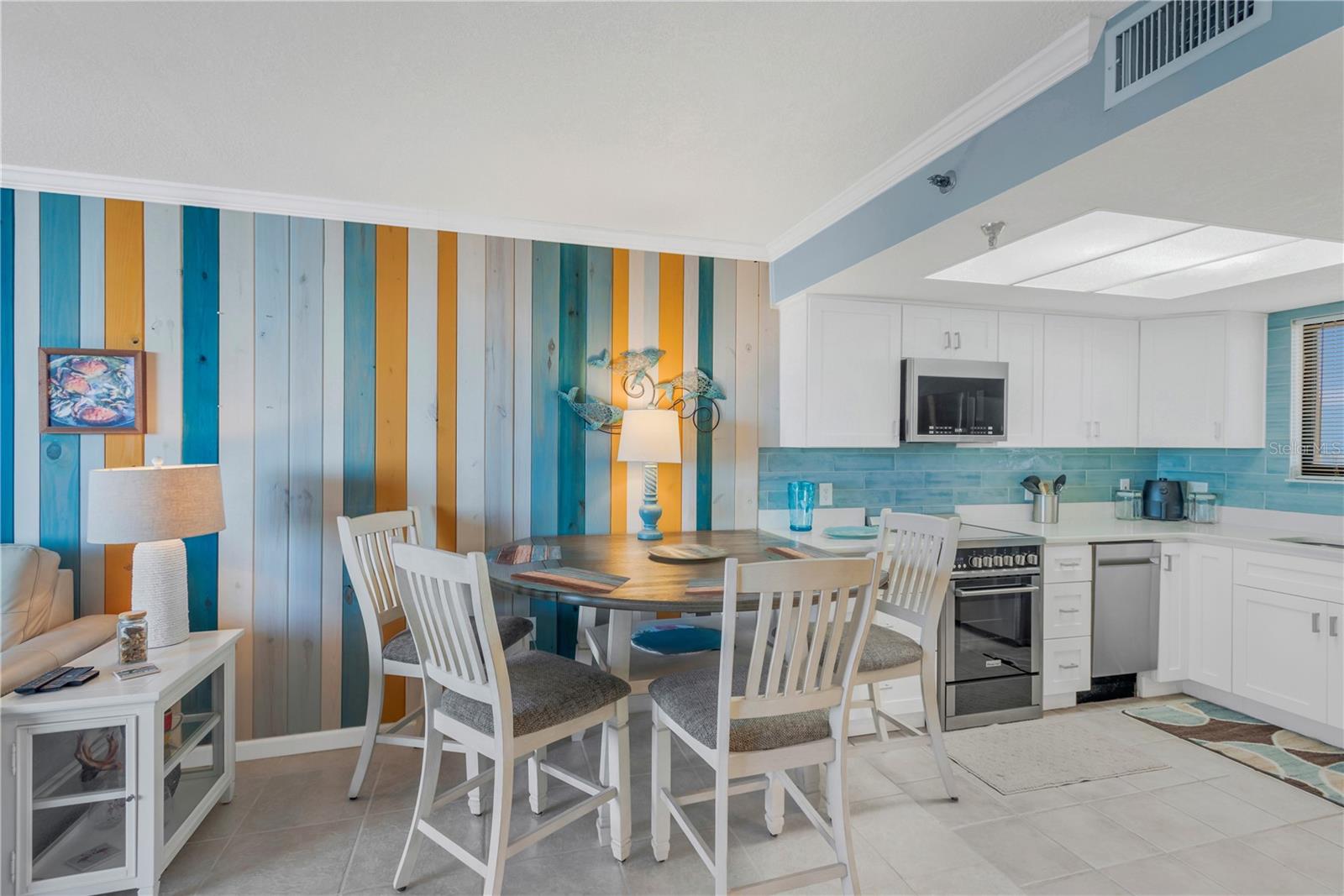 Image 5 of 40 For 5915 Sea Ranch Drive 805