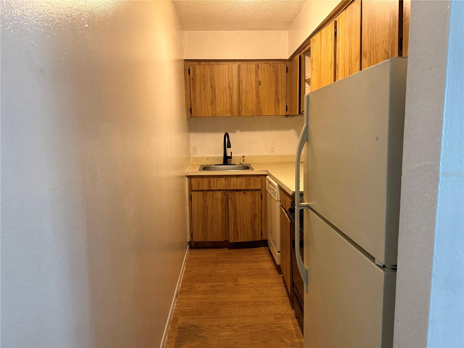 Image 4 of 6 For 8534 Channelview Circle 8534