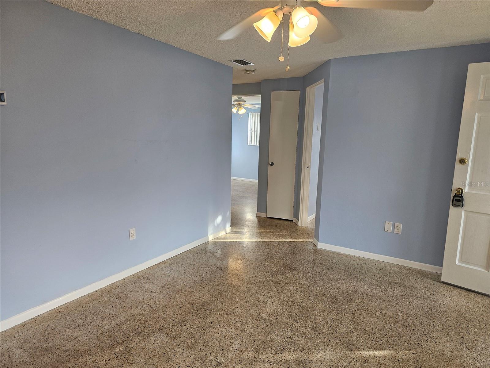 Image 11 of 37 For 4642 Belfast Drive