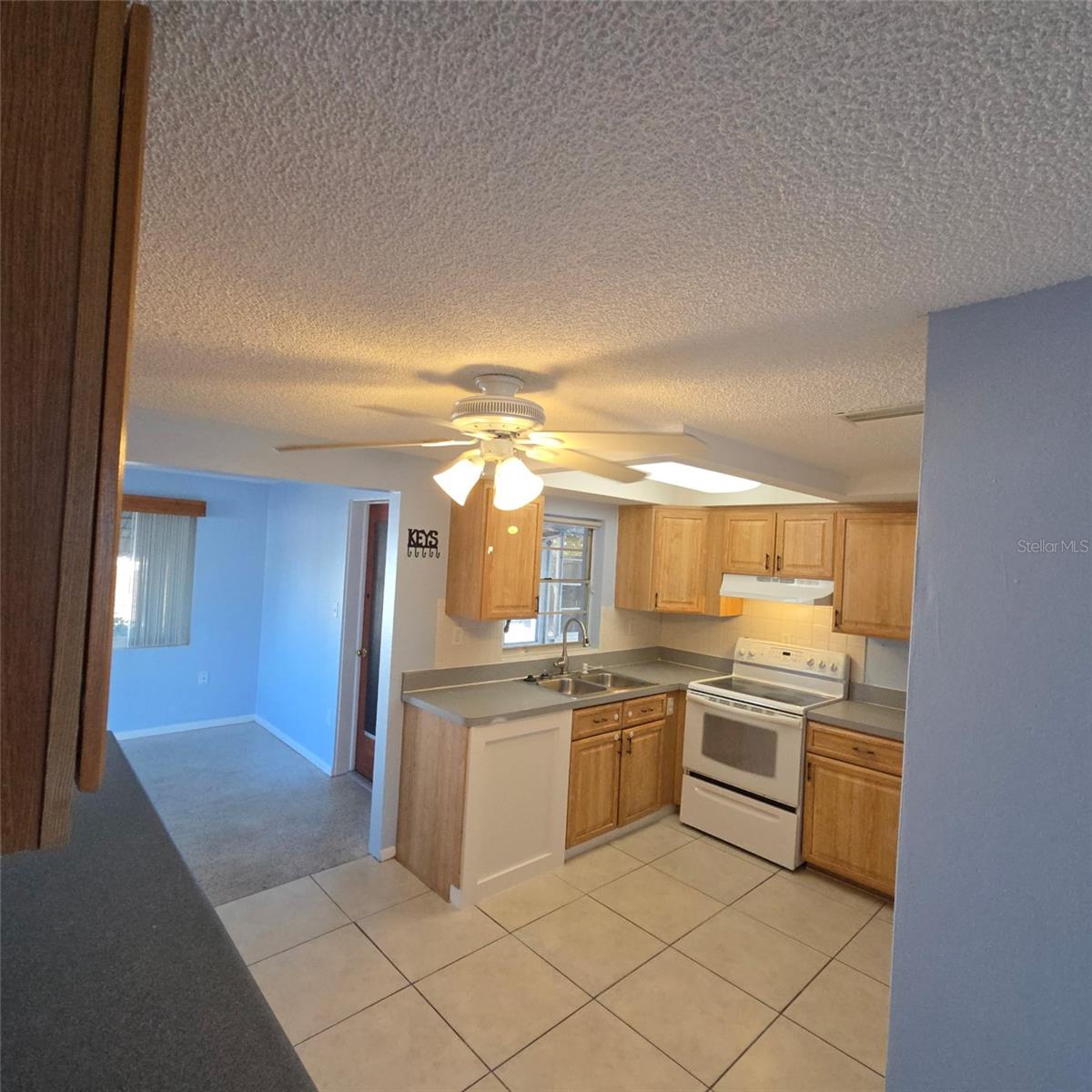 Image 18 of 37 For 4642 Belfast Drive