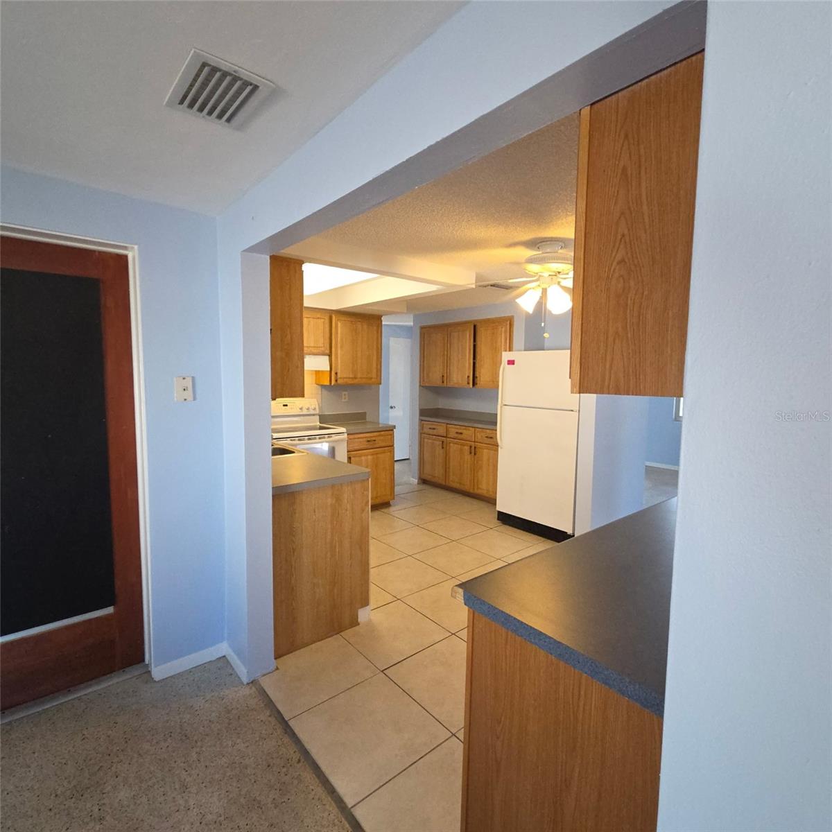 Image 21 of 37 For 4642 Belfast Drive