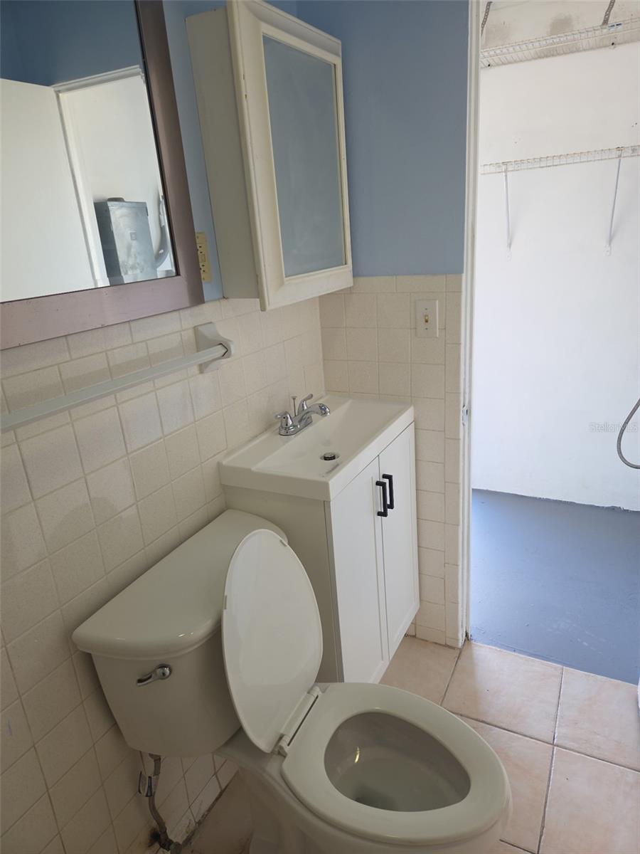 Image 4 of 37 For 4642 Belfast Drive