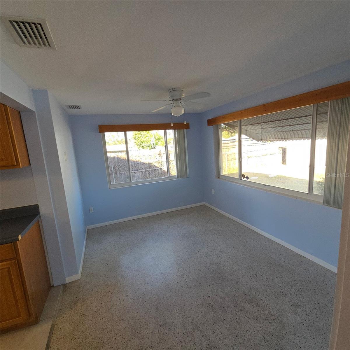 Image 6 of 37 For 4642 Belfast Drive