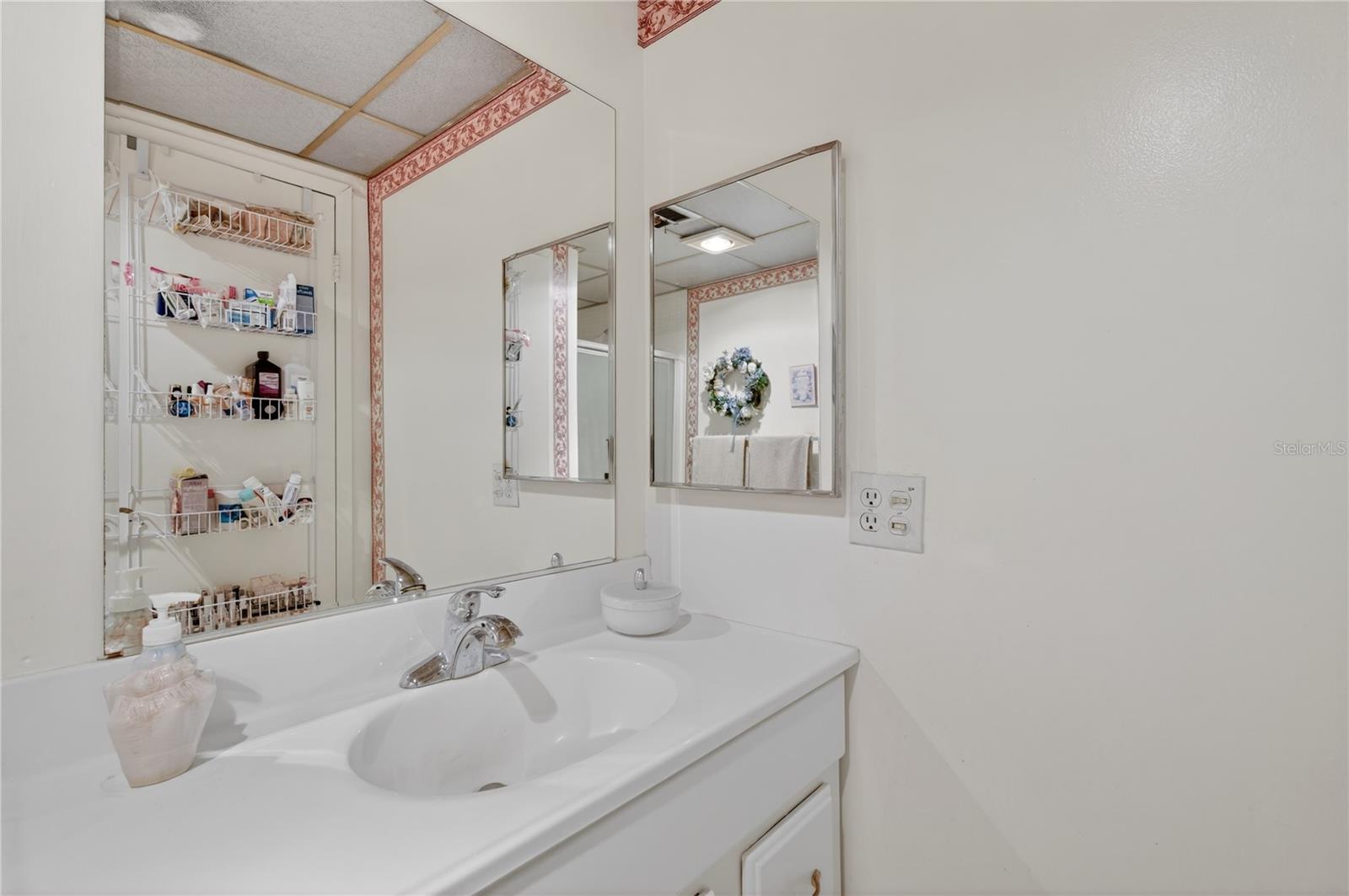 Image 22 of 33 For 201 Bedford Trail F121