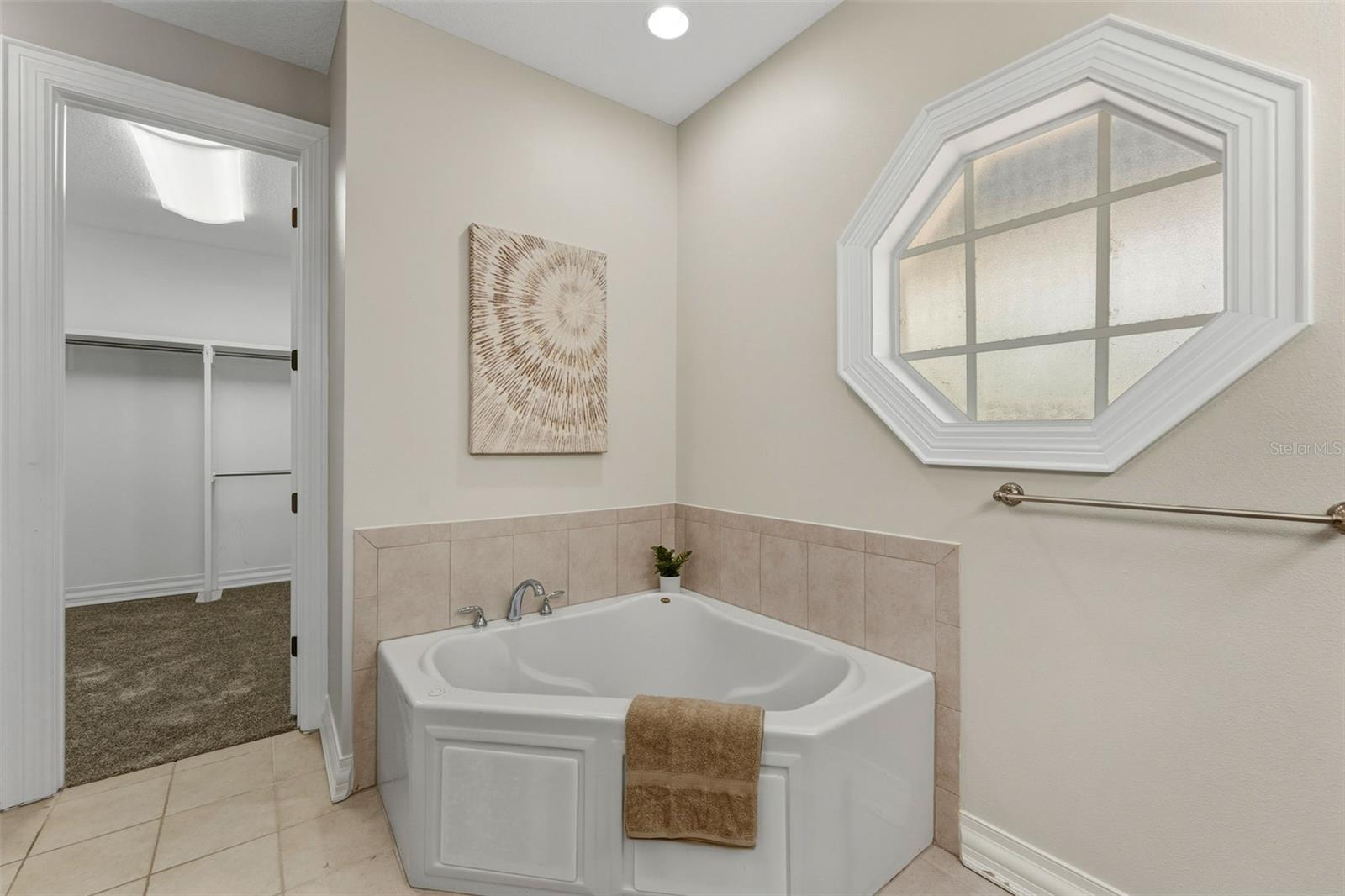 Listing photo id 24 for 2722 Myrtle Avenue