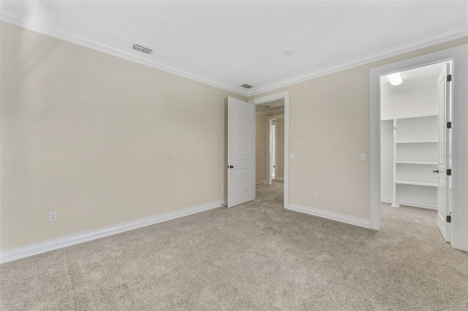 Listing photo id 28 for 2722 Myrtle Avenue