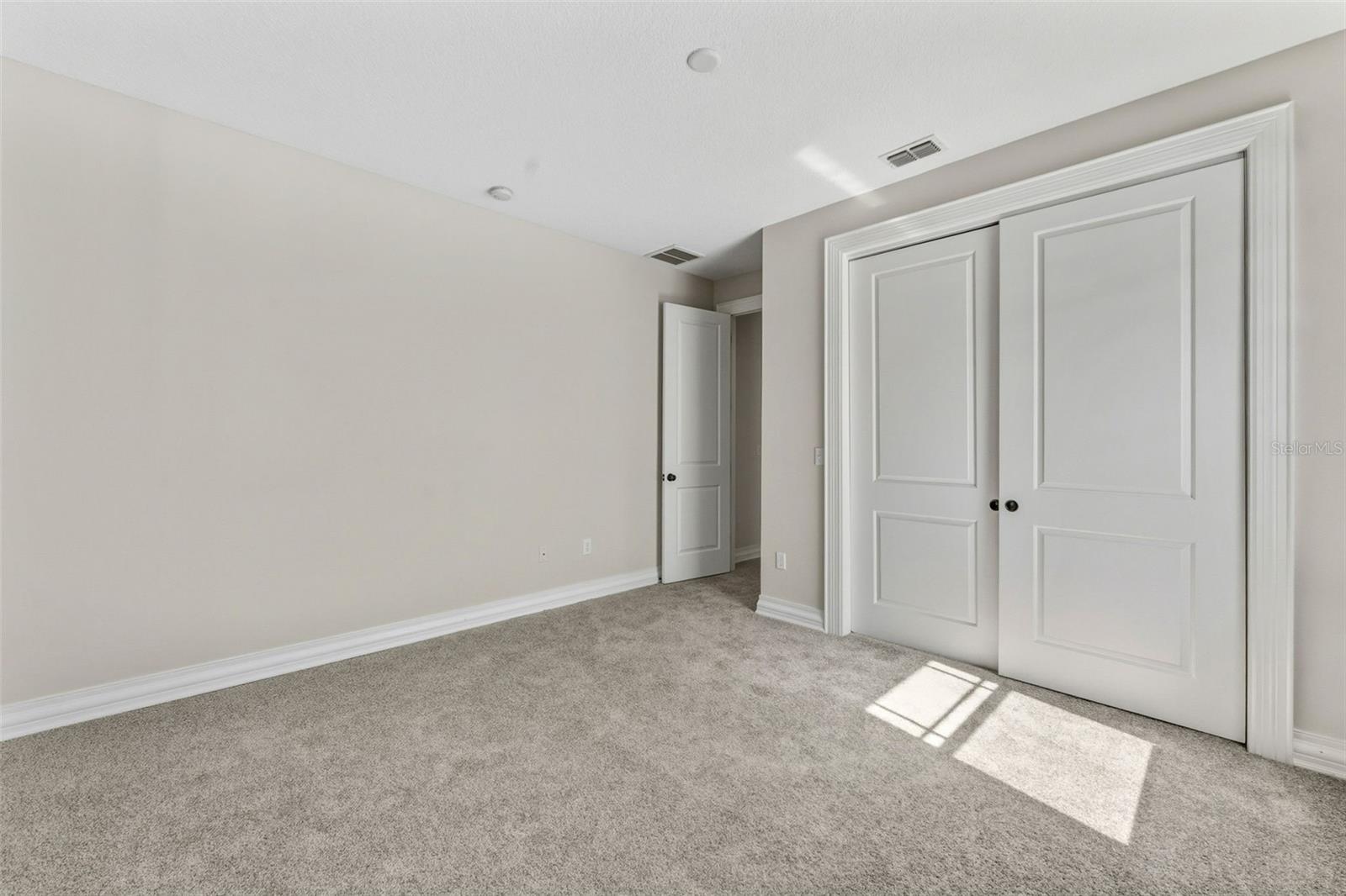 Listing photo id 31 for 2722 Myrtle Avenue