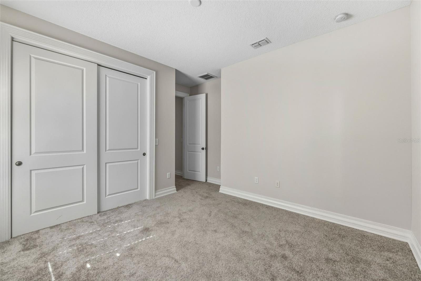 Listing photo id 34 for 2722 Myrtle Avenue