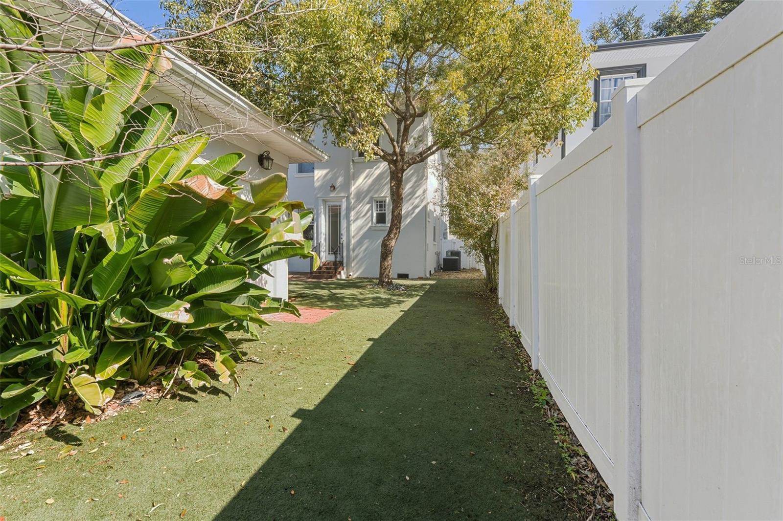 Listing photo id 40 for 2722 Myrtle Avenue