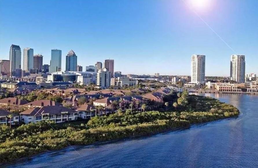 Listing photo id 3 for 1209 Cumberland Avenue 901