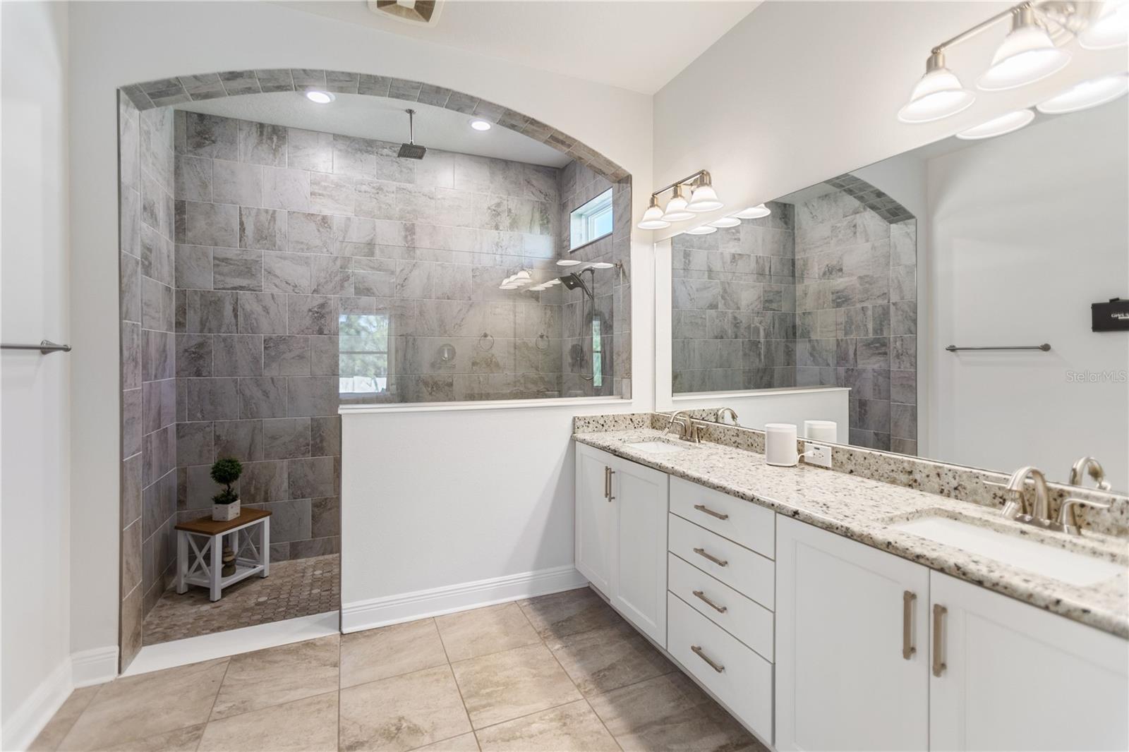 Image 25 of 59 For 4289 Tour Trace