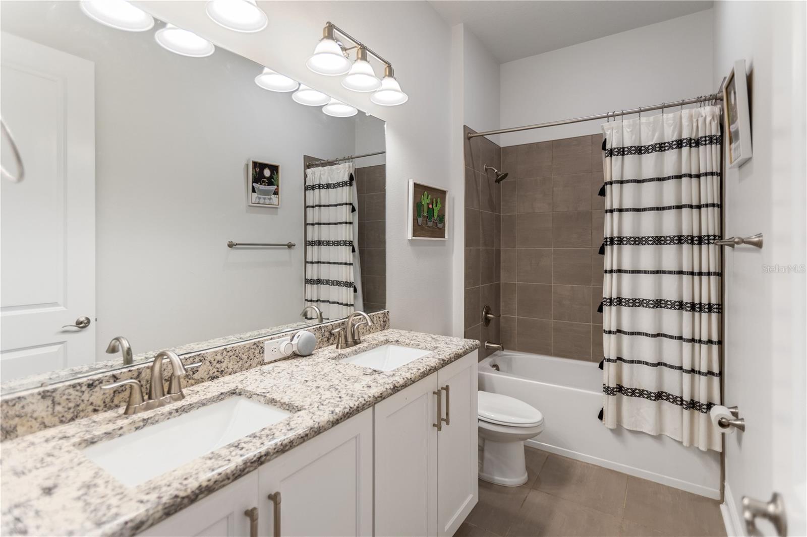 Image 32 of 59 For 4289 Tour Trace