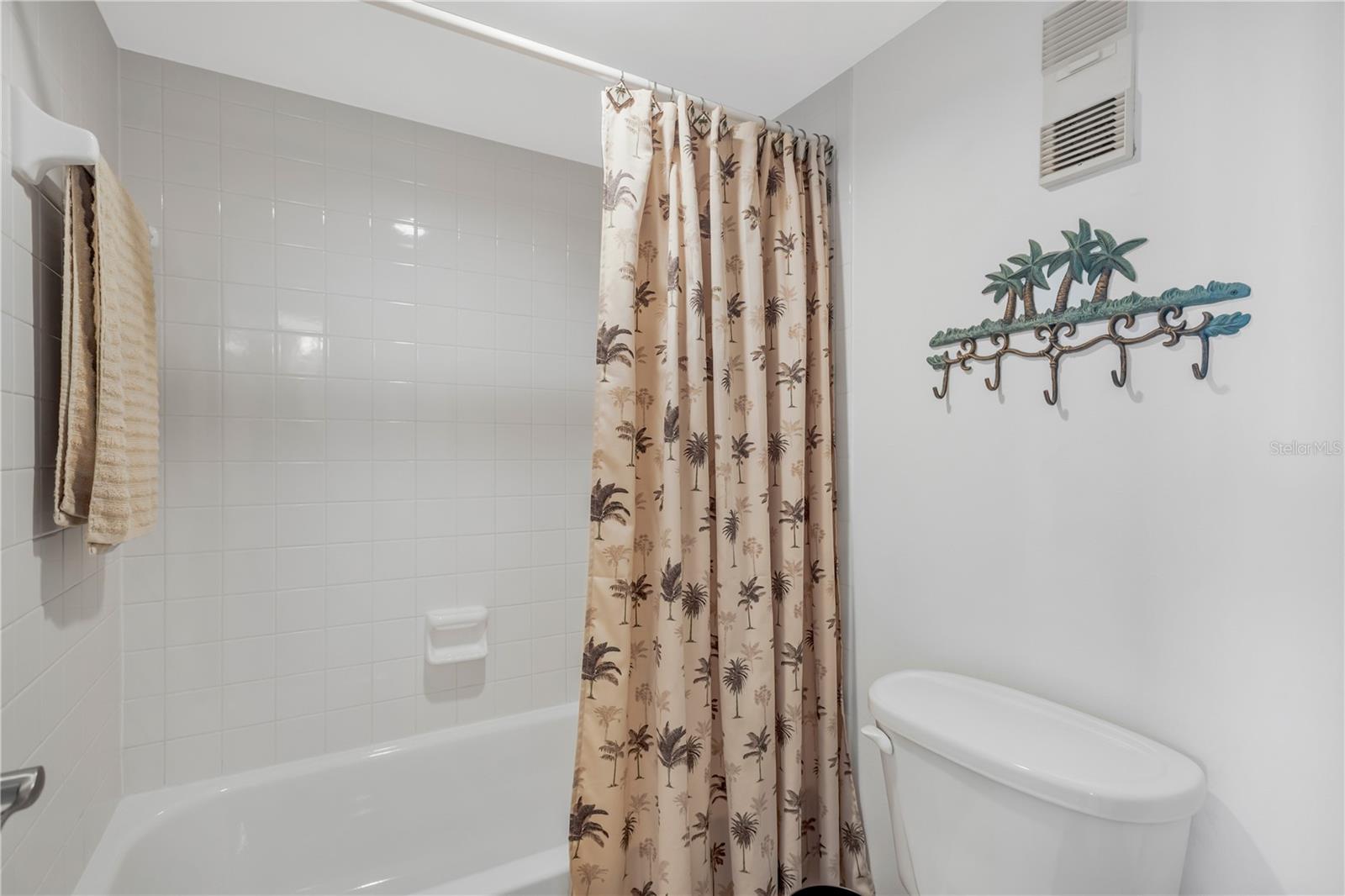 Image 20 of 39 For 6009 Sea Ranch Drive 415